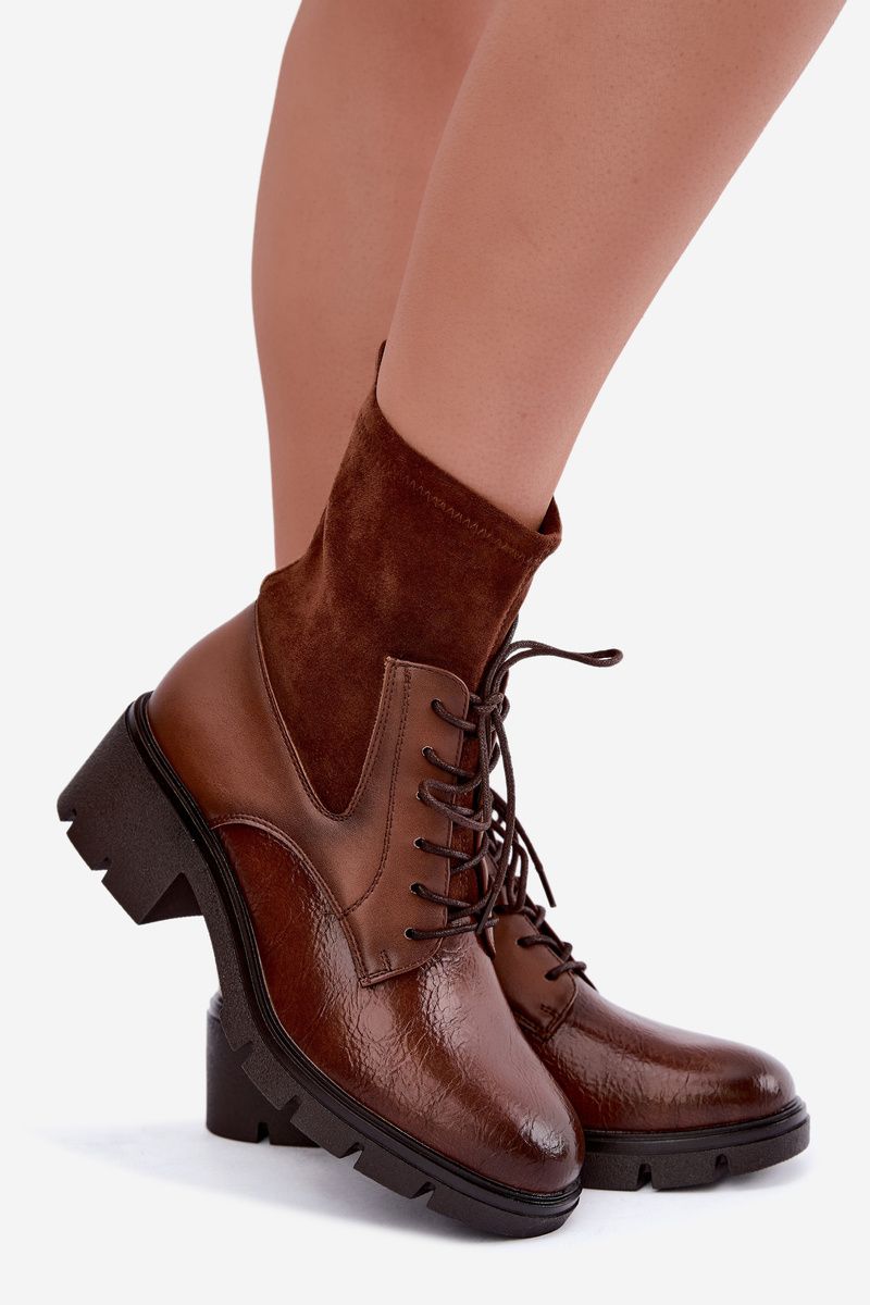 Braune Stiefelette mit Blockabsatz aus Kunstleder