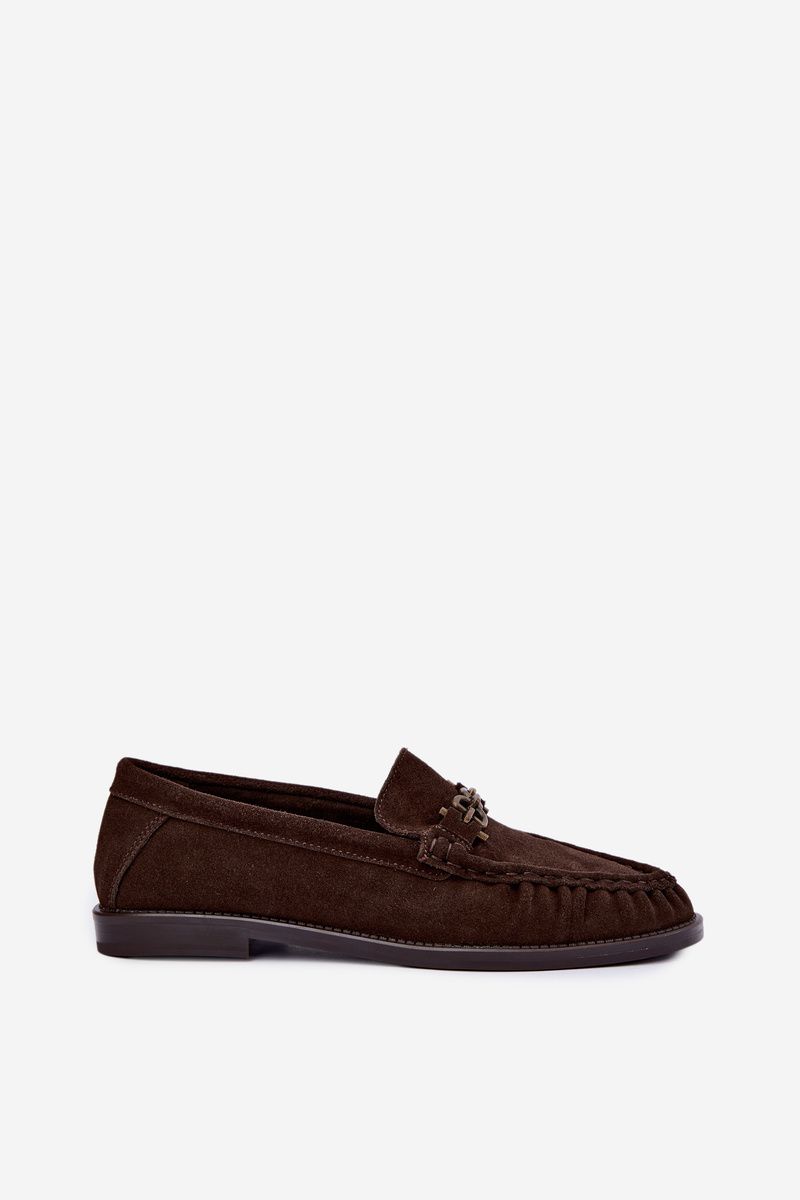 Veloursleder-Mokassin mit Zierde und Falten, braun