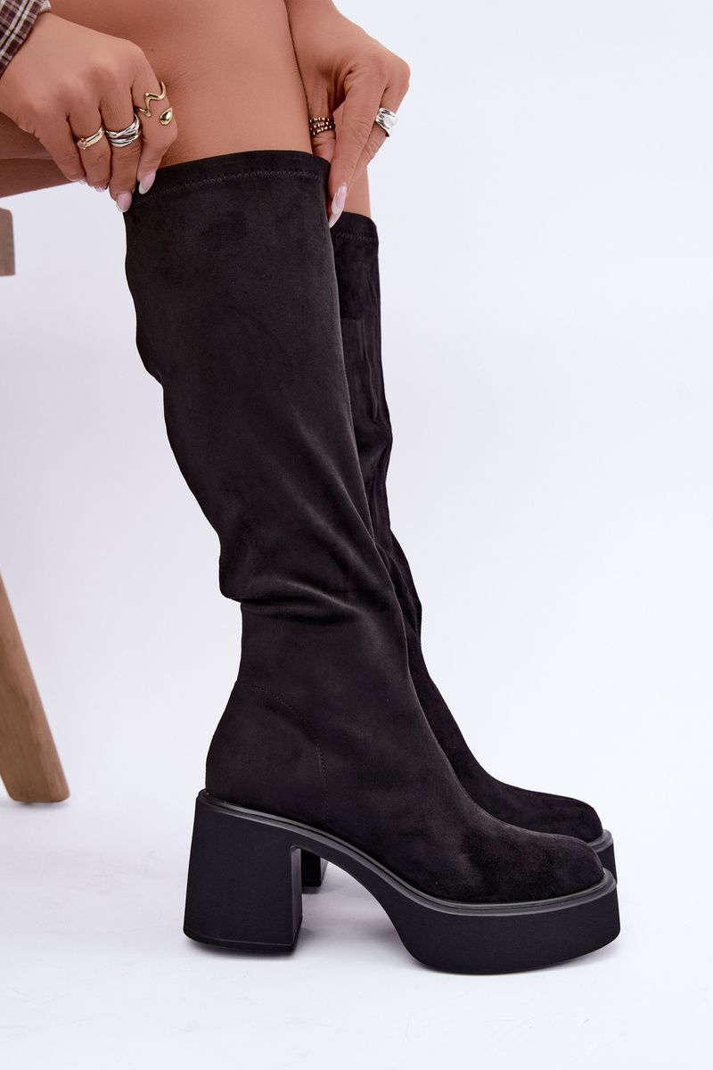 Schwarze Overknee-Stiefel mit Plateau und Blockabsatz