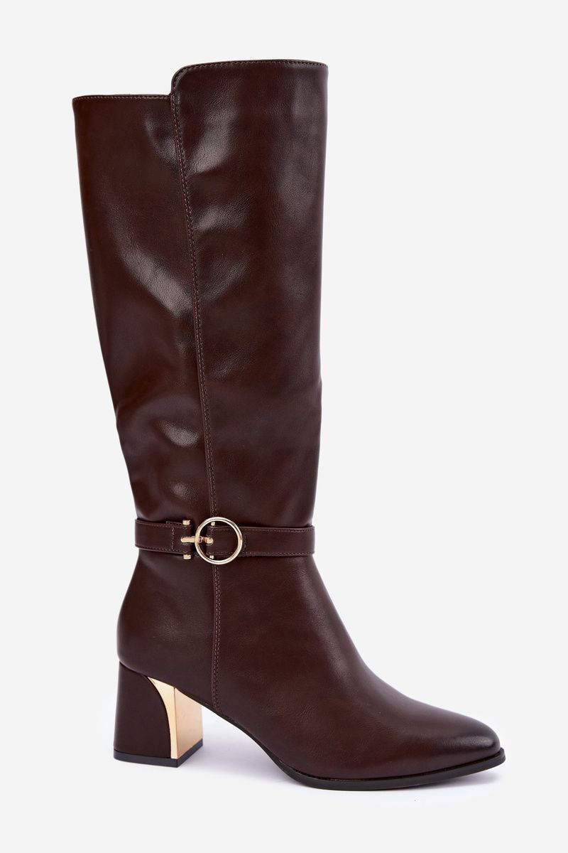 Gefütterte braune Stiefel mit Absatz und dekorativem Riemen