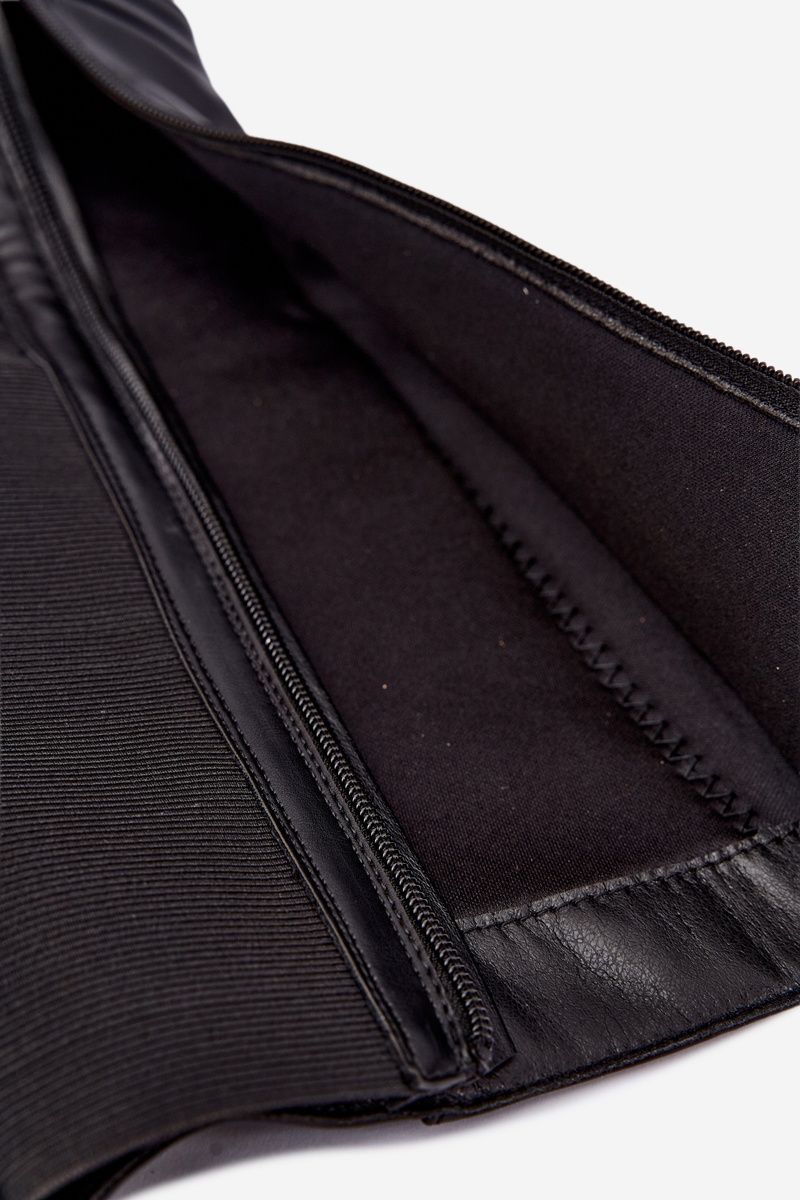 Gefütterte Overknee-Stiefel mit Riemen in Schwarz