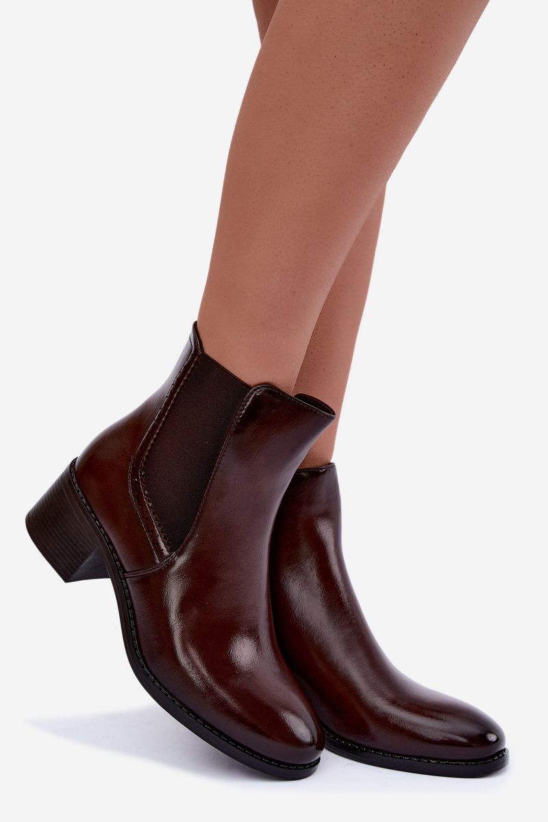 Stiefelette aus Kunstleder mit Blockabsatz, braun