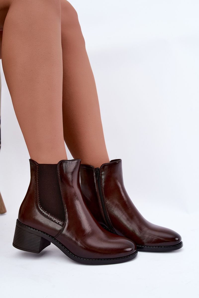 Stiefelette aus Kunstleder mit Blockabsatz, braun