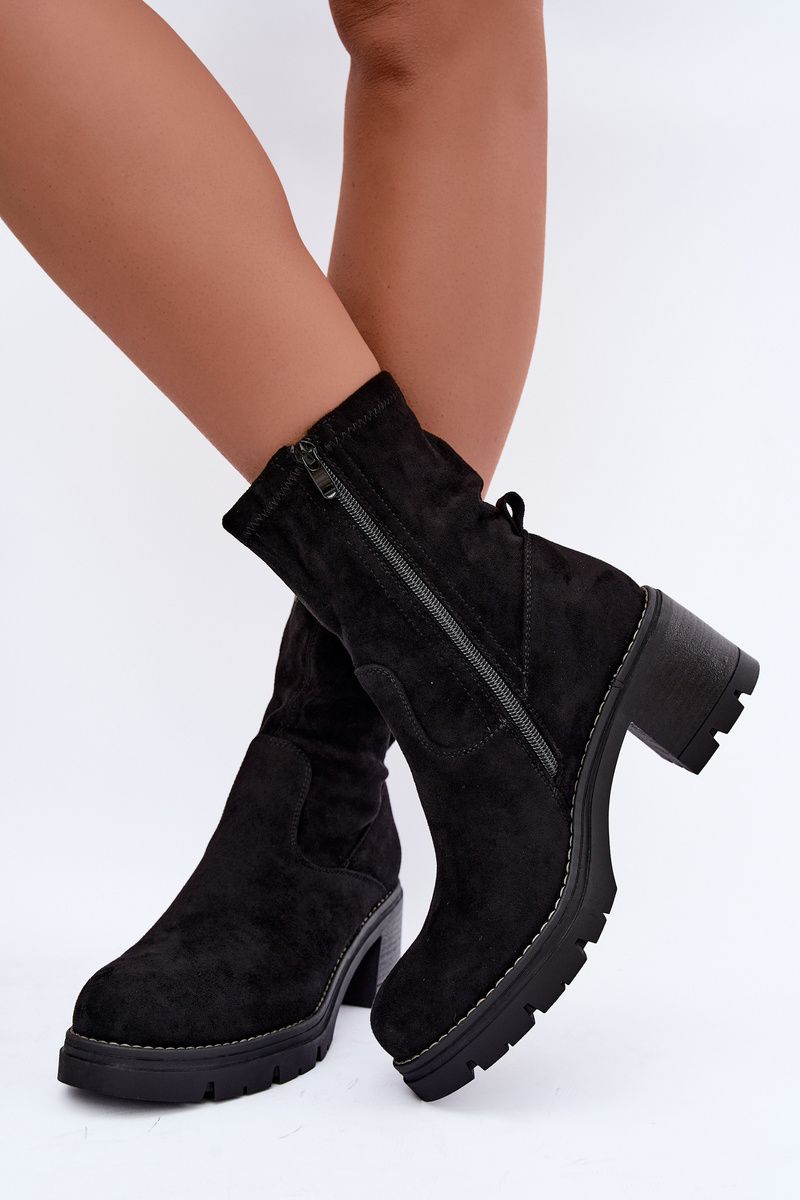 Schwarze Stiefelette aus Velourslederimitat mit Blockabsatz
