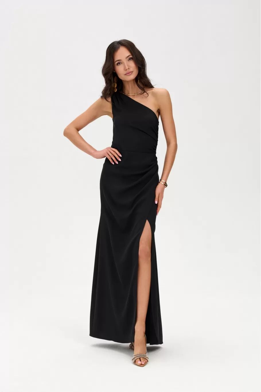 Schwarzes Maxi-Kleid mit Schlitz und One-Shoulder-Design