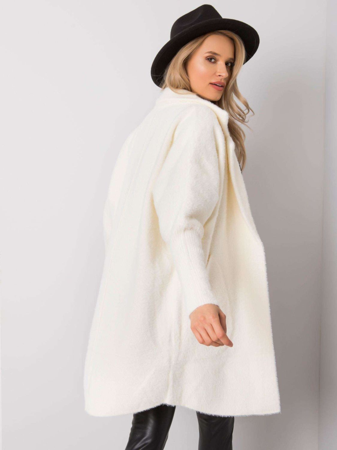 Ecru Alpaka Fluffy Mantel