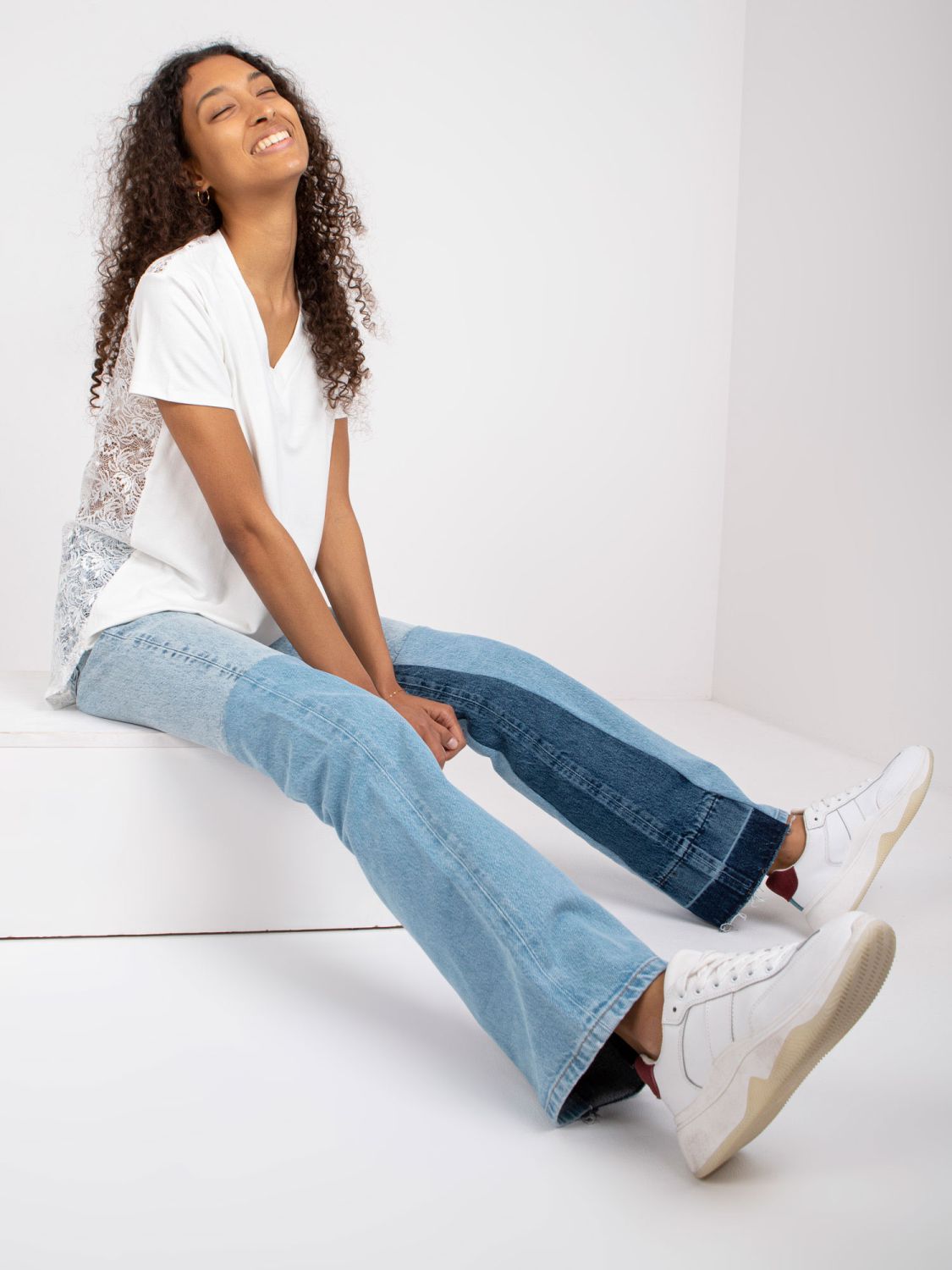 Elegante Bluse mit V-Ausschnitt