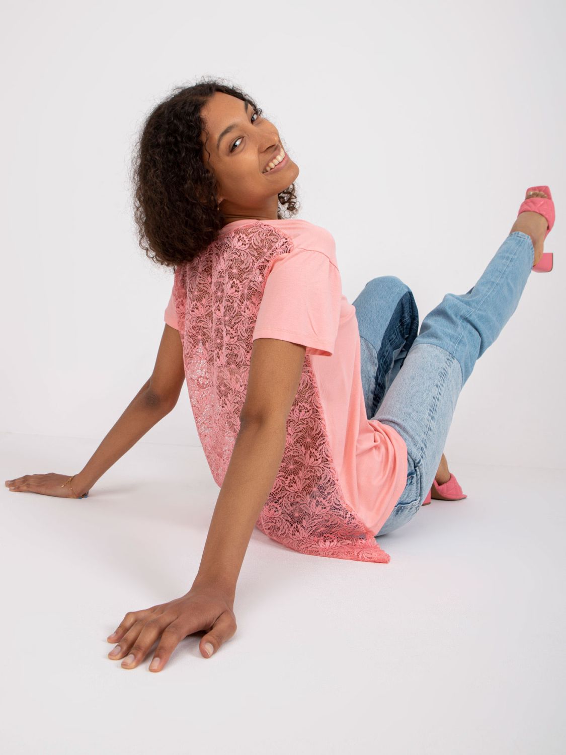 Stylische Bluse mit V-Ausschnitt in Hellrosa