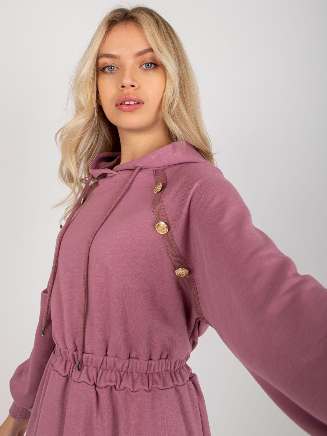 Rosa ausgestellte Sweatkleid mit Knöpfen