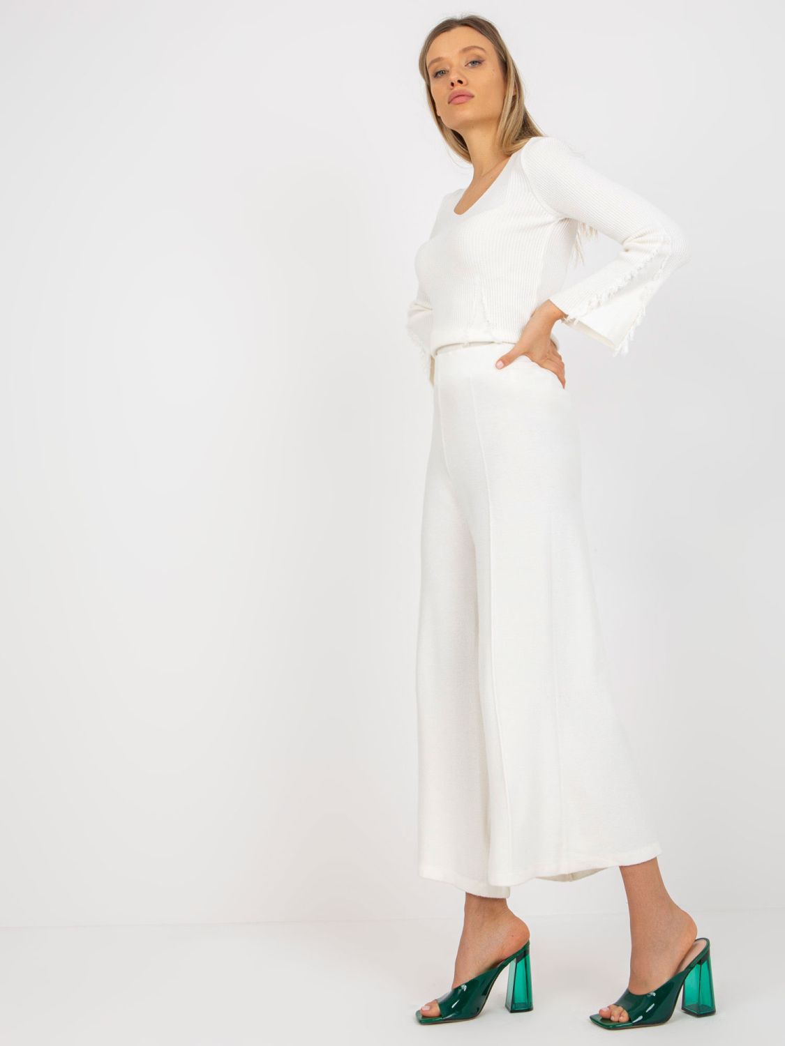 Ecru weite Strickhose mit hohem Bund