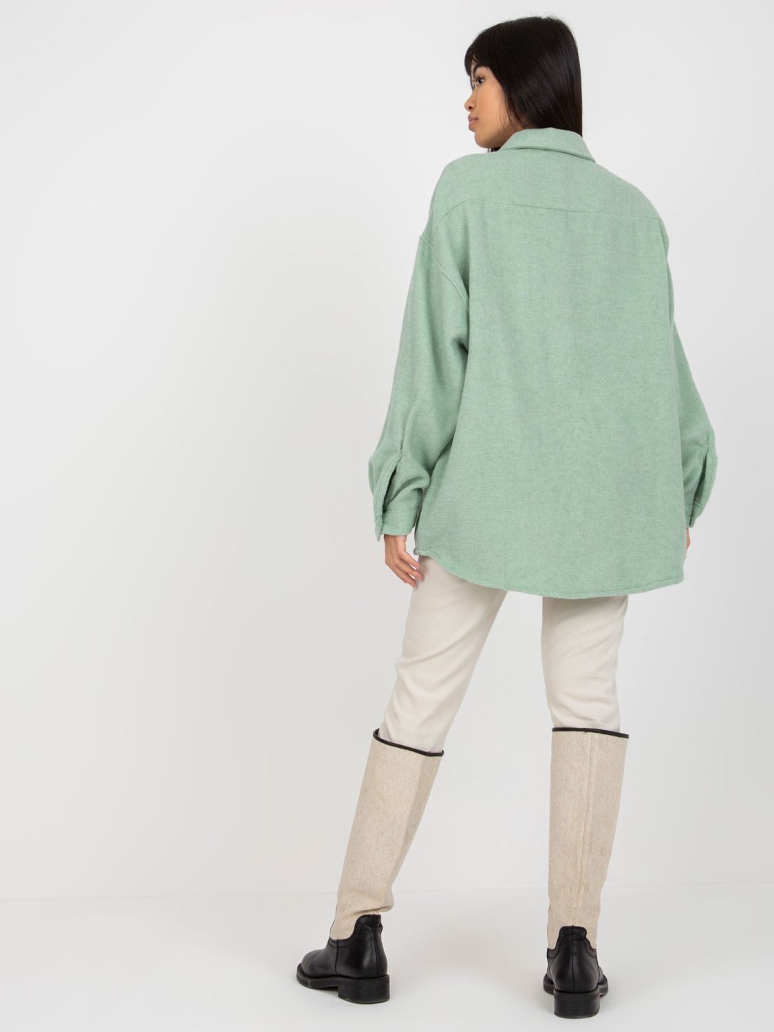 Mintfarbene Damenbluse mit Knöpfen