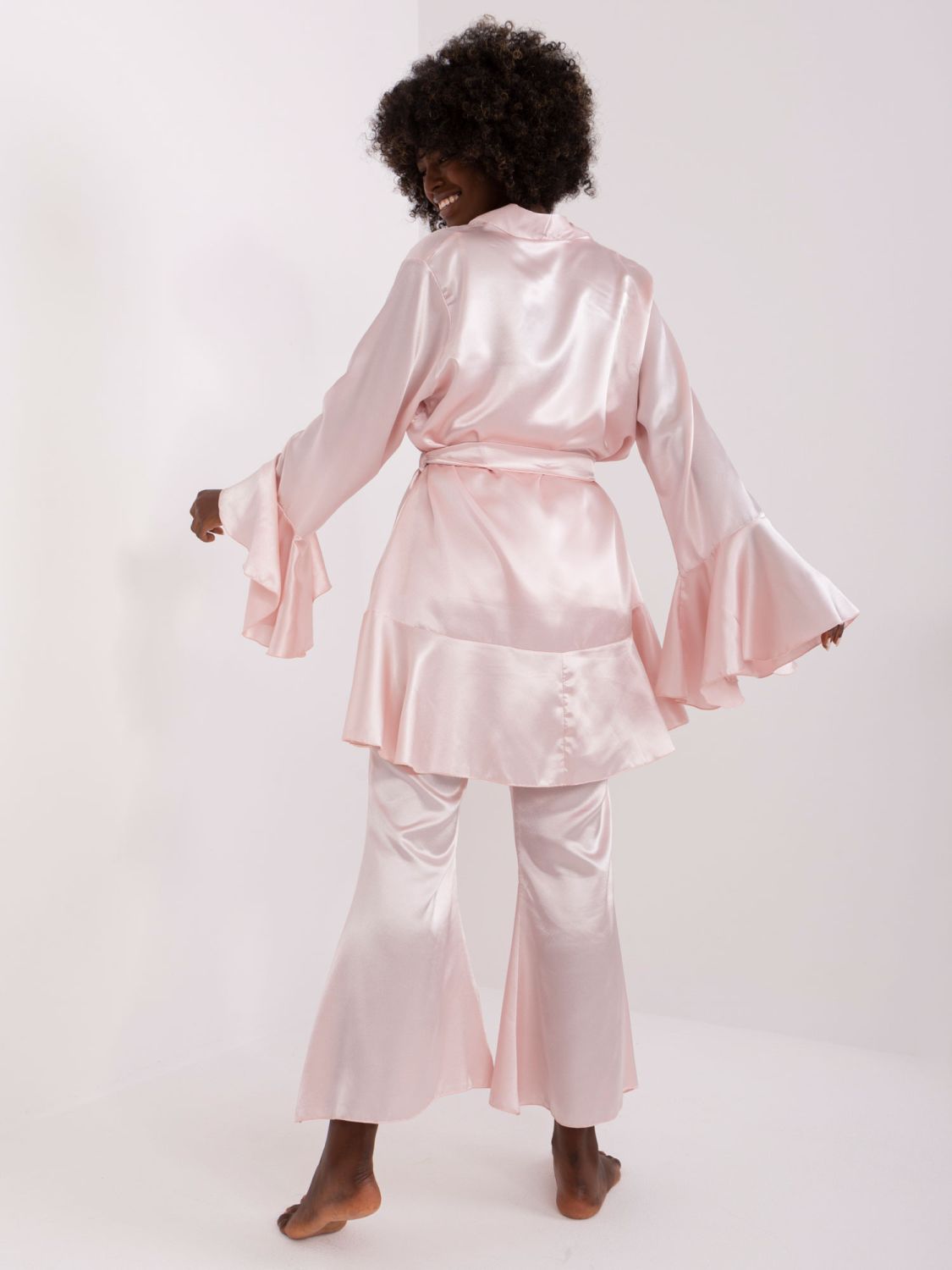 Helle rosa dreiteilige Pyjama mit Hosen