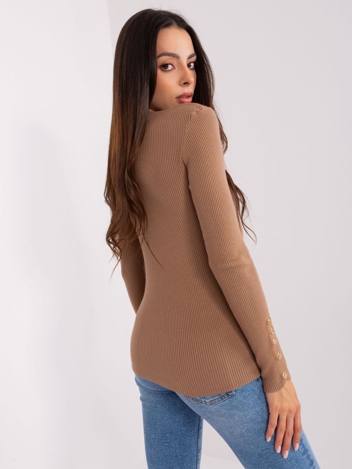 Klassischer Damenpullover in Camel mit Knöpfen