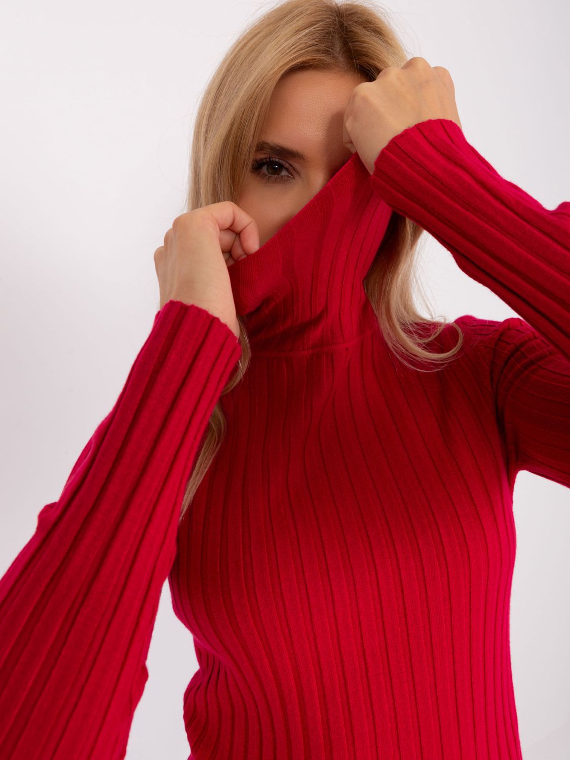 Roter Damenpullover mit Rollkragen aus Viskose