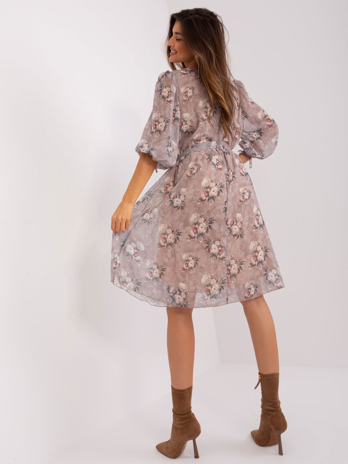 Beige lockere Blumensukně