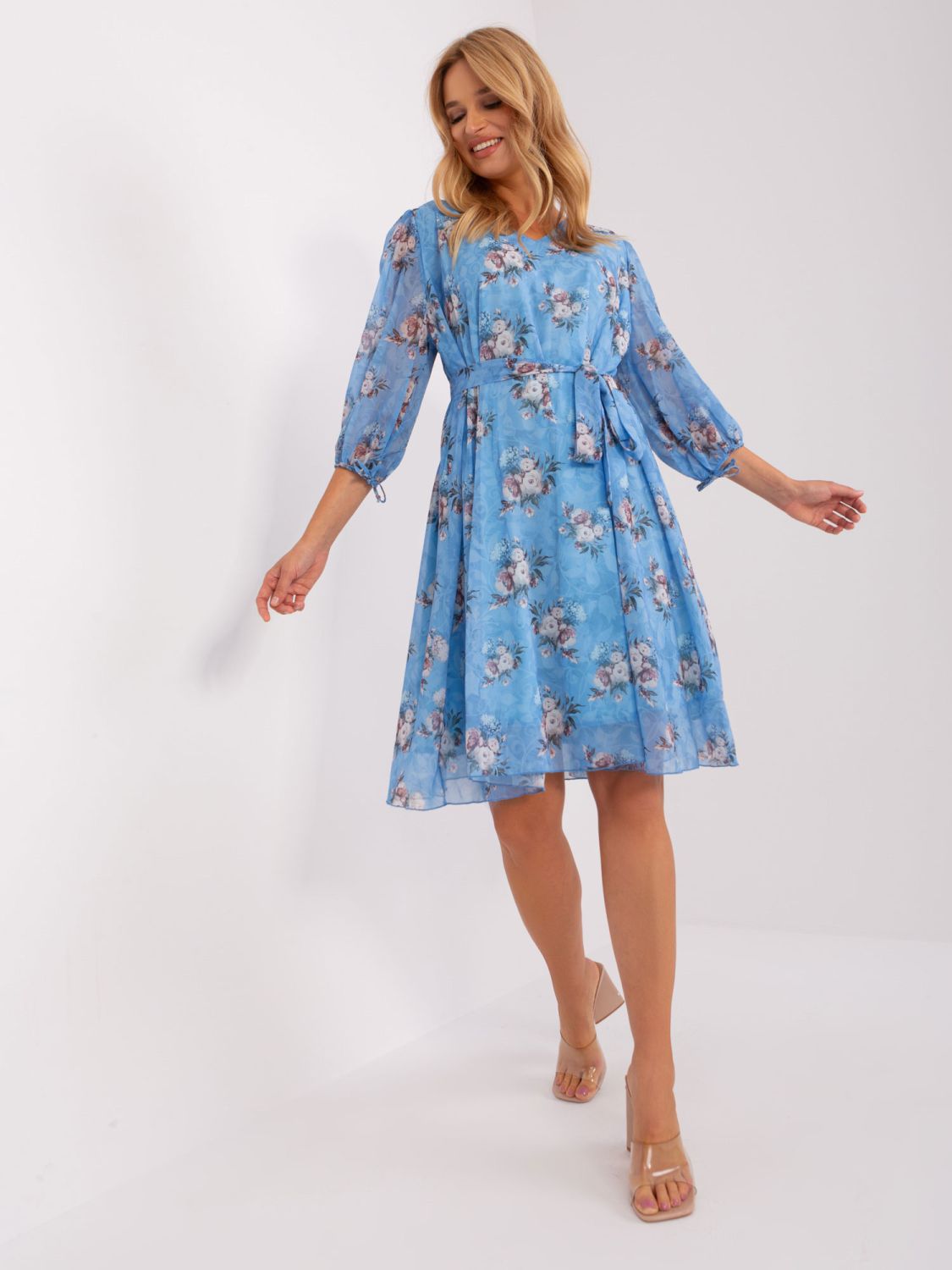Blaue Oversize-Kleid mit Blumenmuster