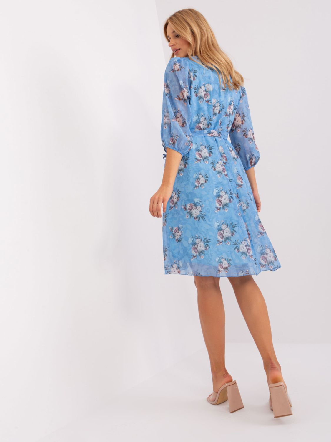 Blaue Oversize-Kleid mit Blumenmuster