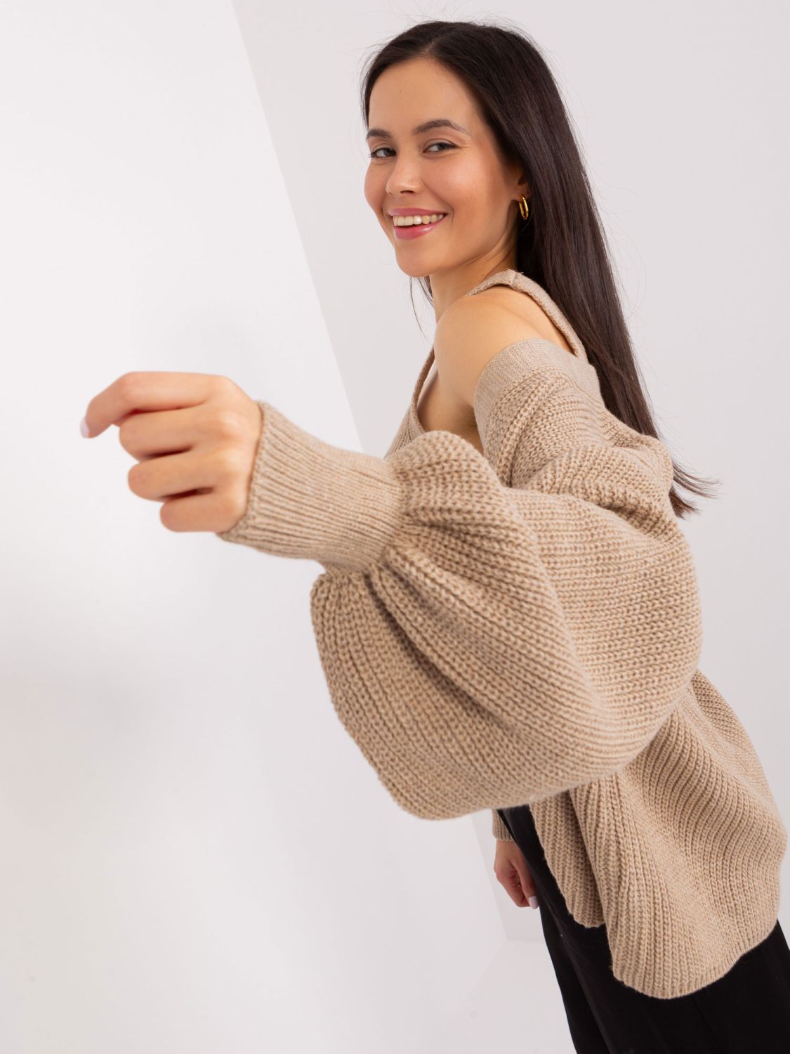 Beiger Komplett mit kurzem Cardigan