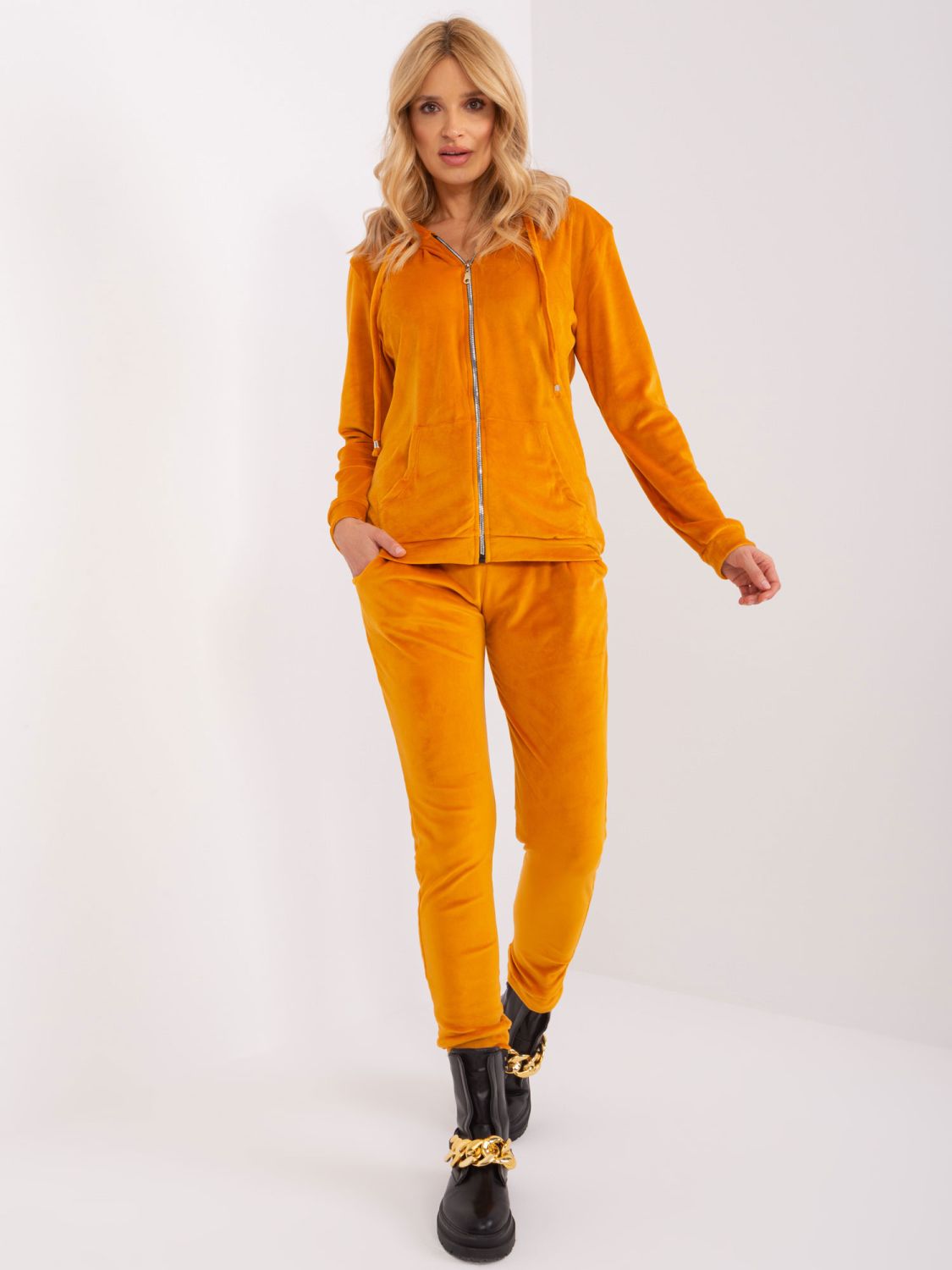 Stylisches Set in Dunkelgelb