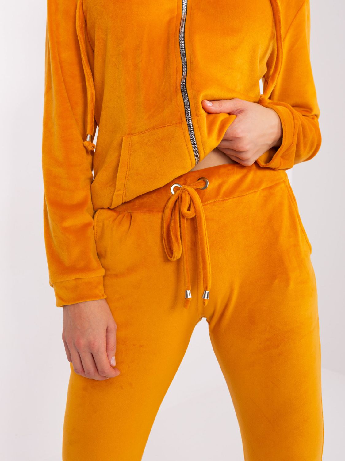 Stylisches Set in Dunkelgelb