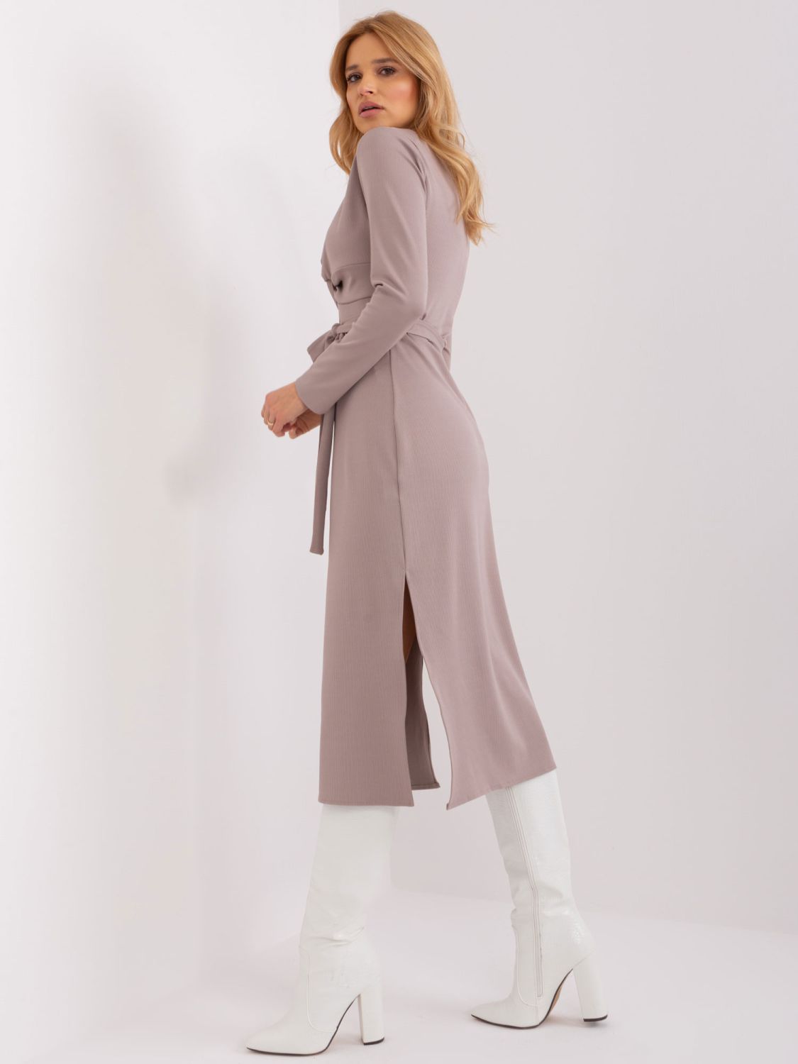 Elegantes Midi-Kleid in Beige