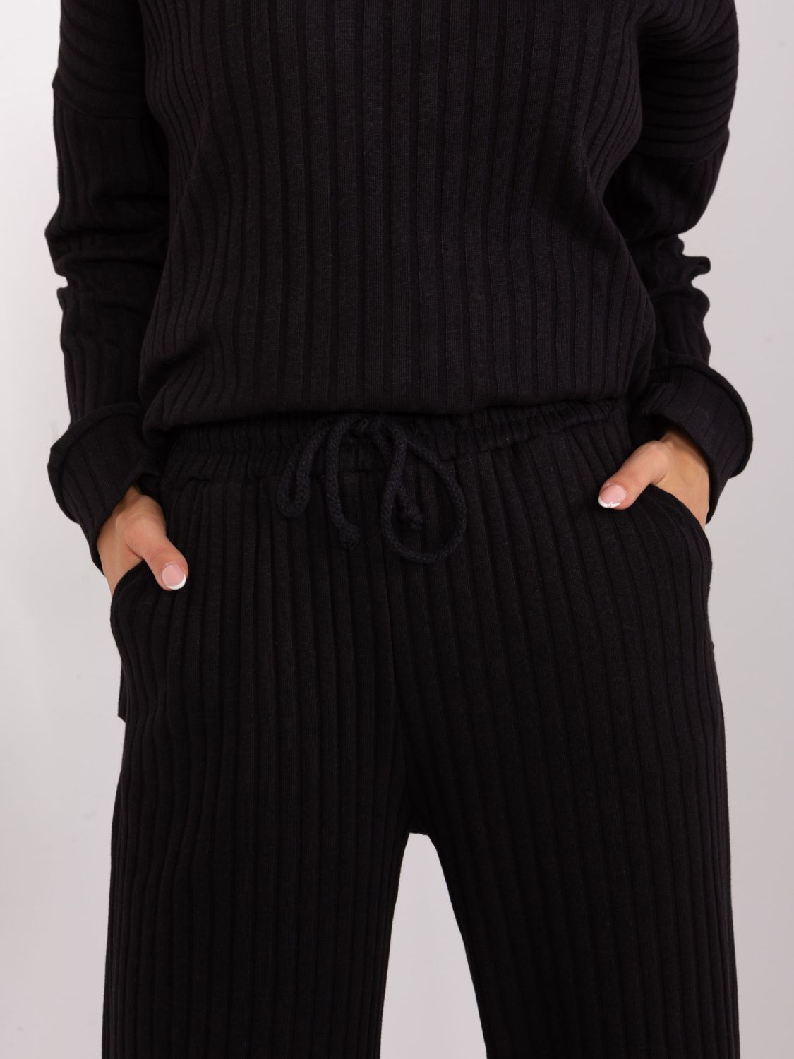 Stylisches schwarzes Set