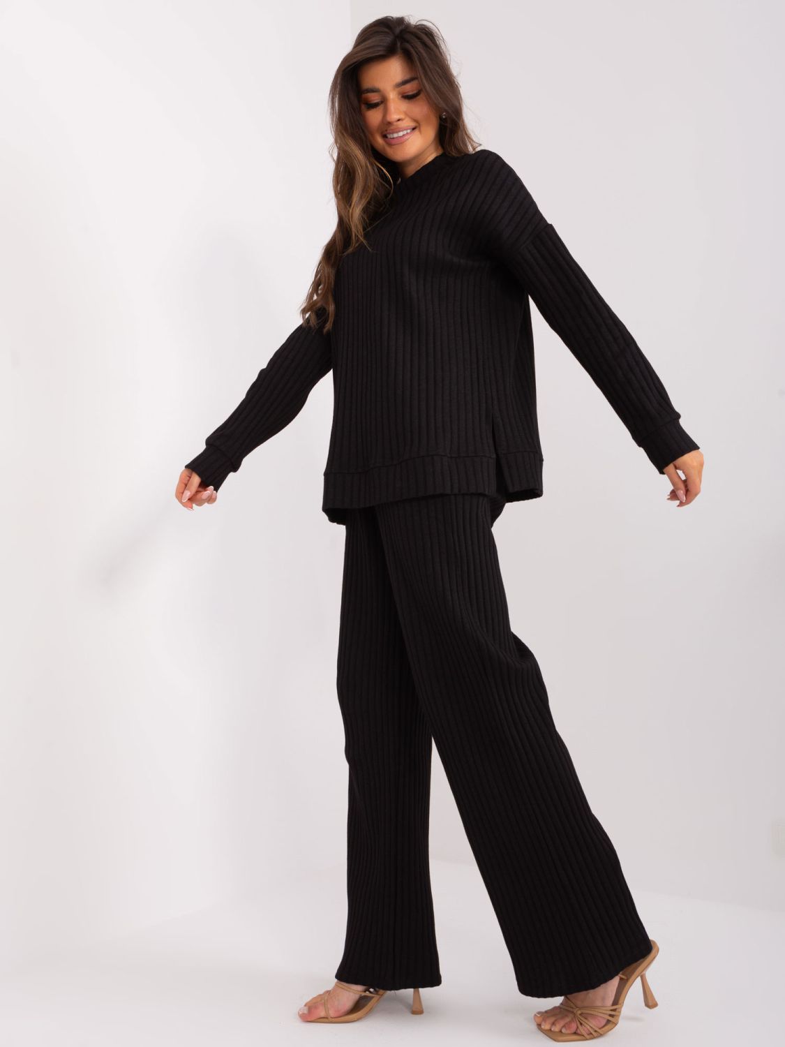 Stylisches schwarzes Set