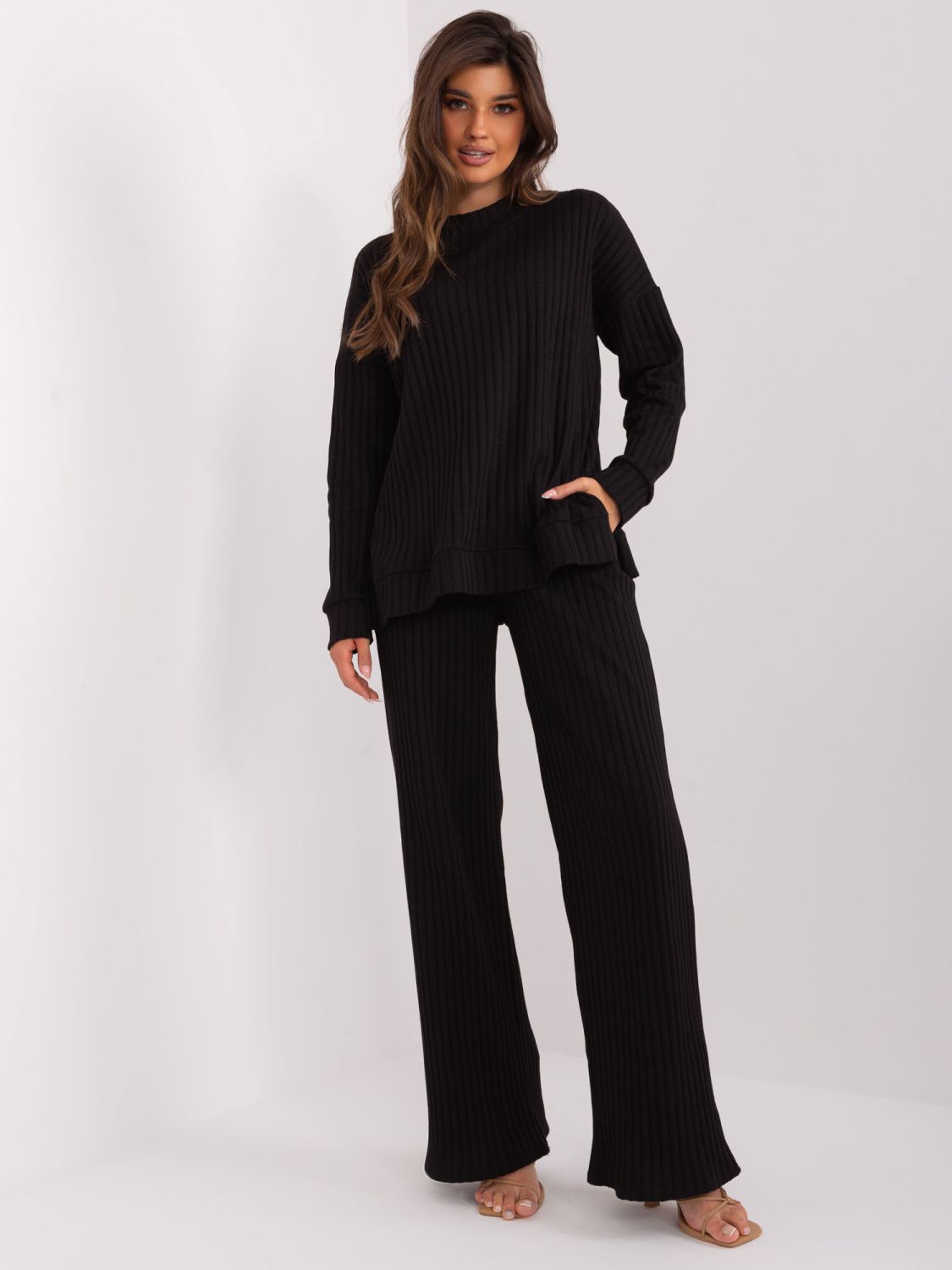 Stylisches schwarzes Set