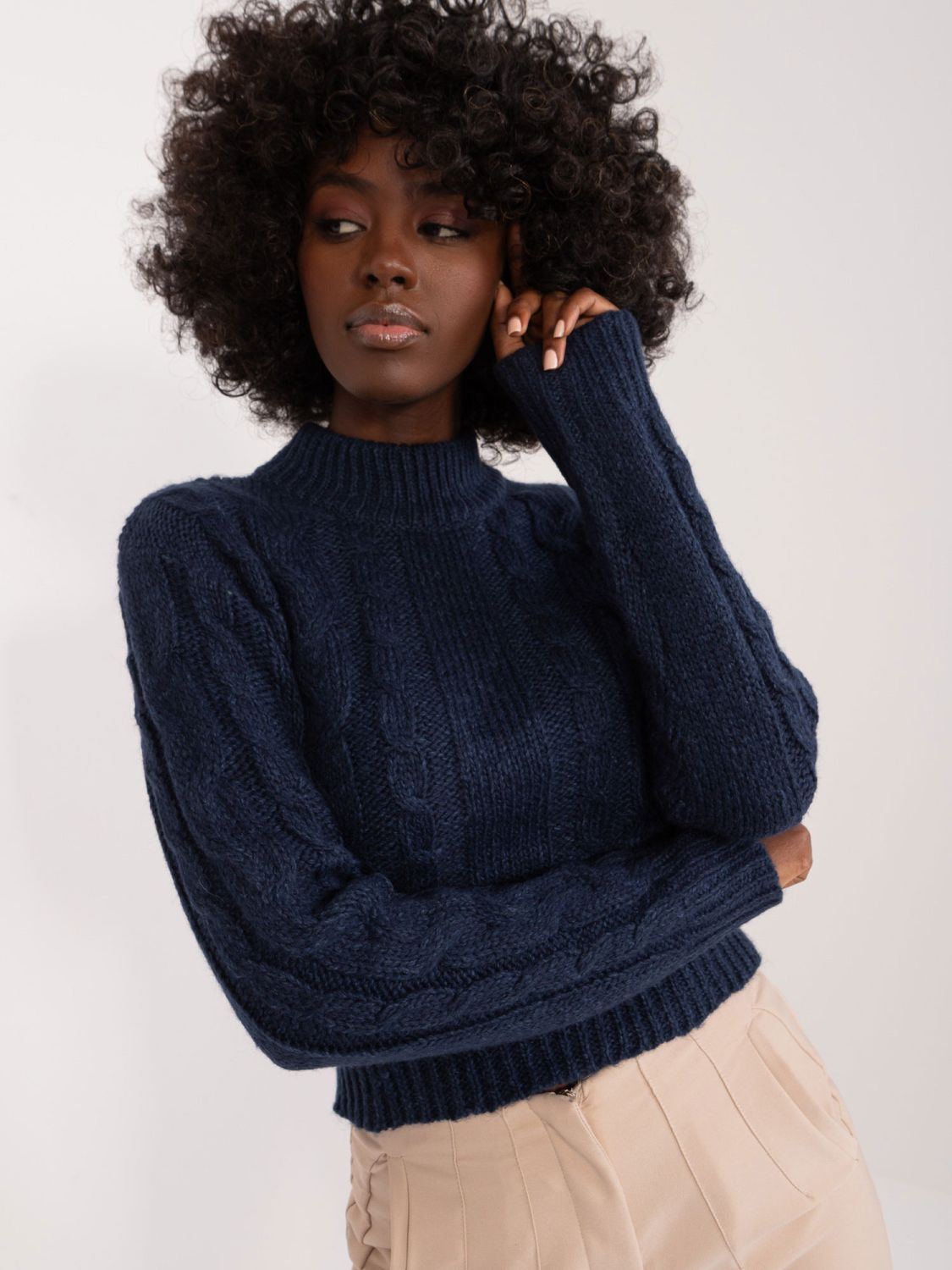 Eleganter blauer Pullover mit langen Ärmeln