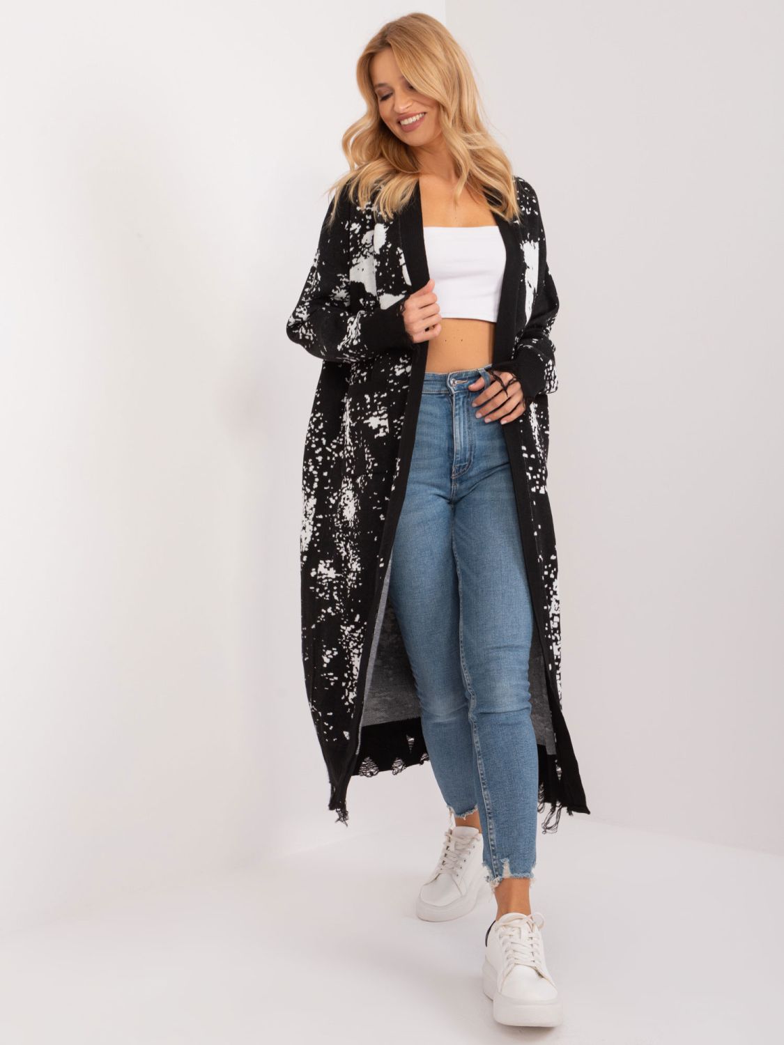 Stylischer schwarzer Cardigan mit langen Ärmeln