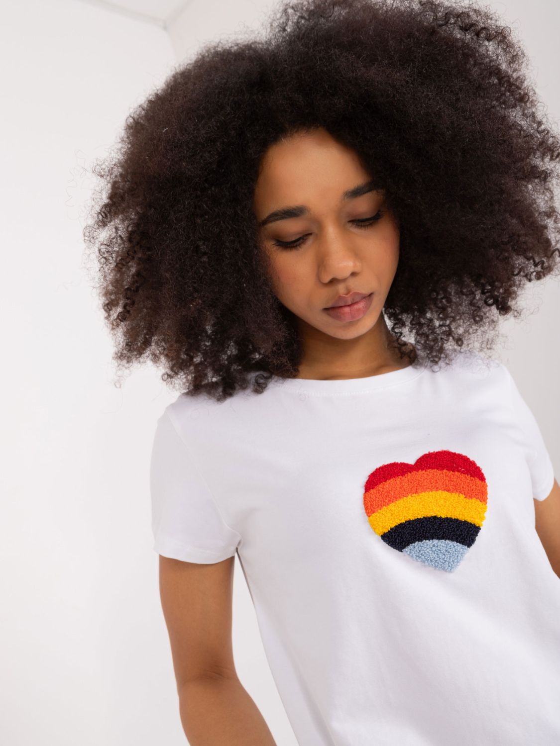 Weiße Bluse mit Applikation und Stickerei