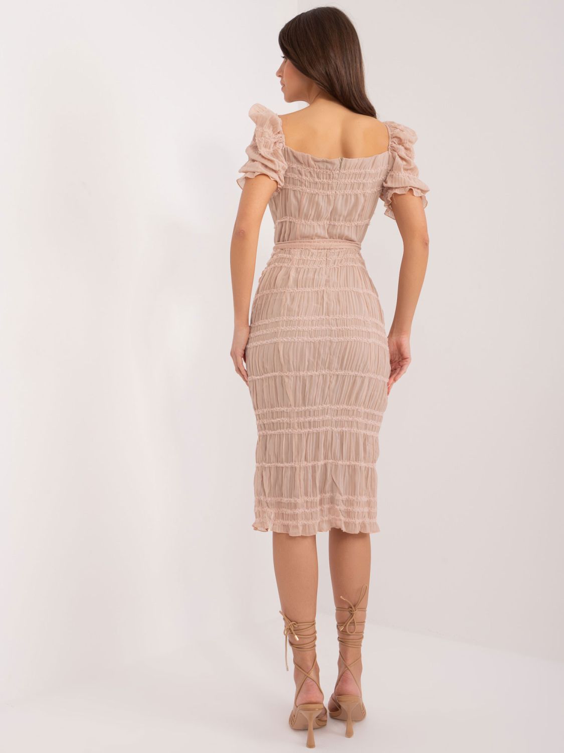 Elegantes Midi-Kleid in Beige