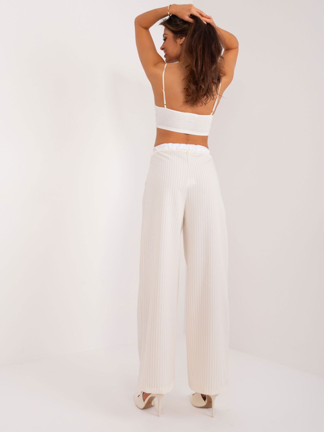 Elegante ecru Hose mit hohem Bund