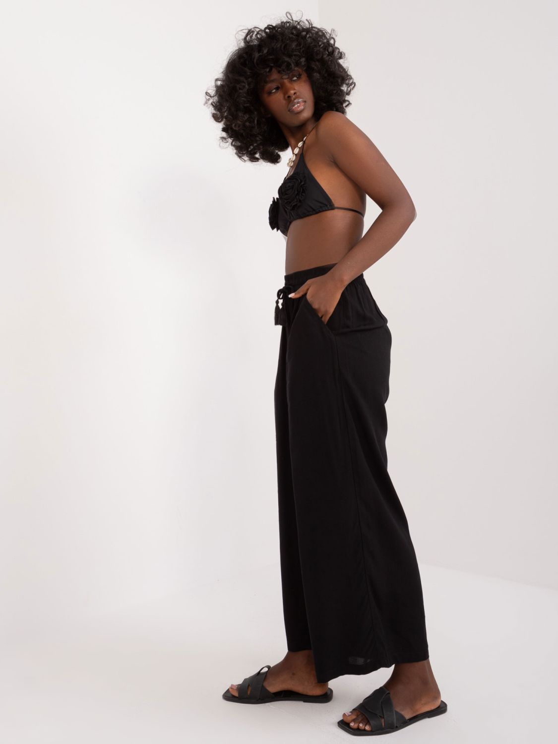 Stylische schwarze Palazzo-Hosen