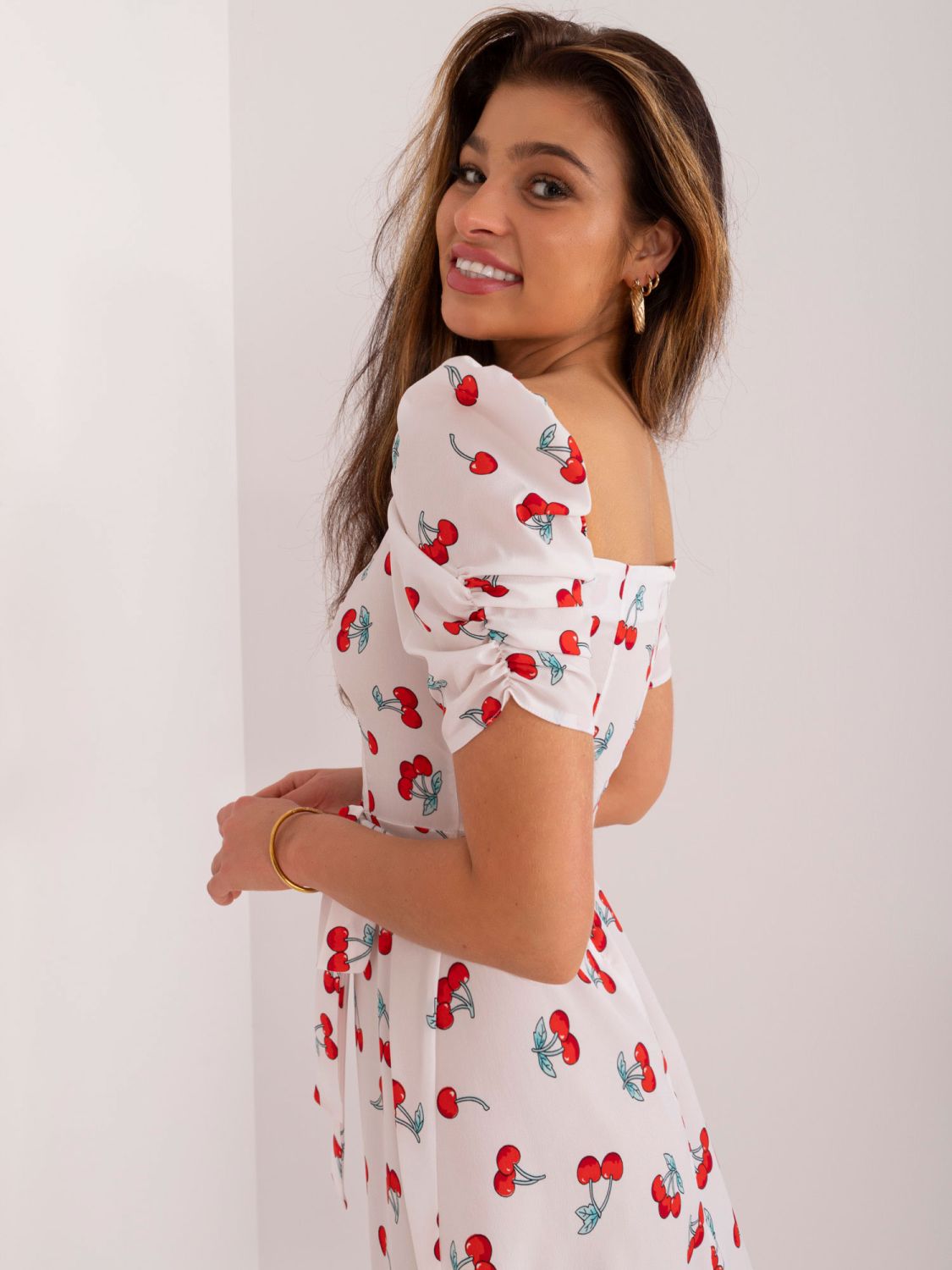 Weiße ausgestellte Kleid mit Gürtel