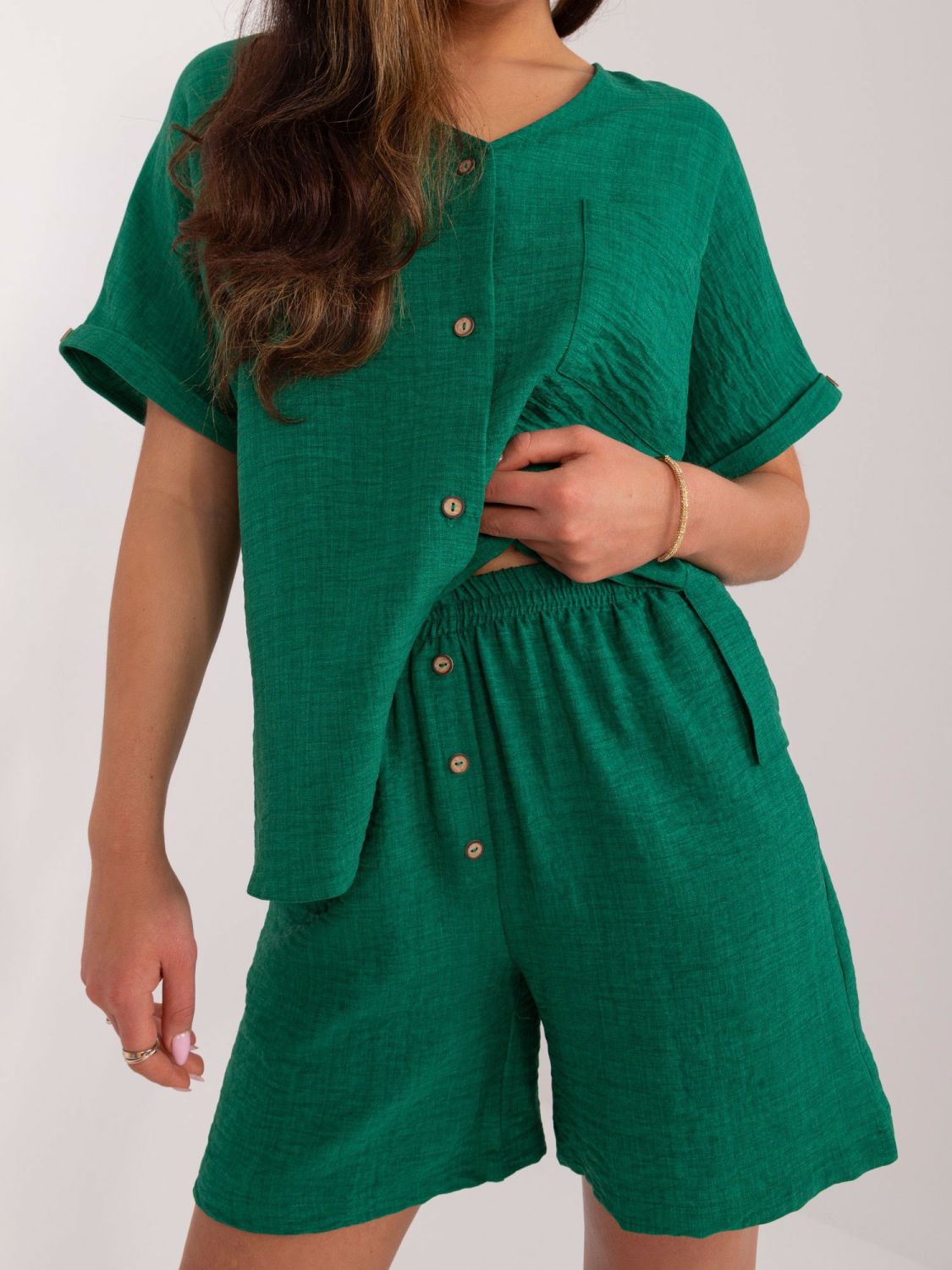 Dunkelgrünes Damen Sommer Set mit Bluse und Schlitzen