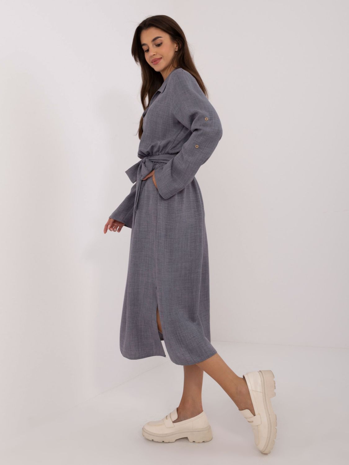 Elegantes ausgestelltes Kleid in Dunkelgrau