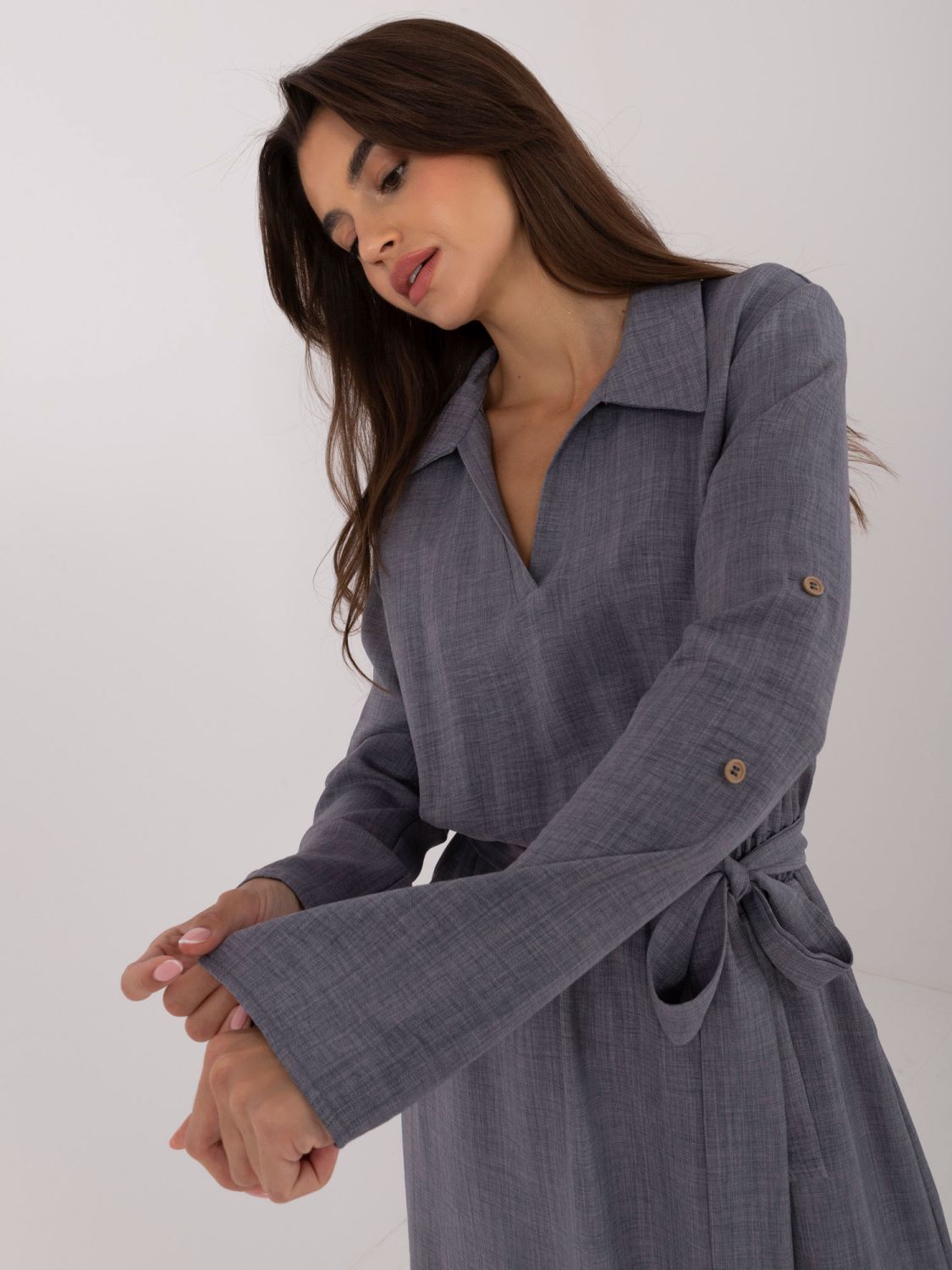 Elegantes ausgestelltes Kleid in Dunkelgrau