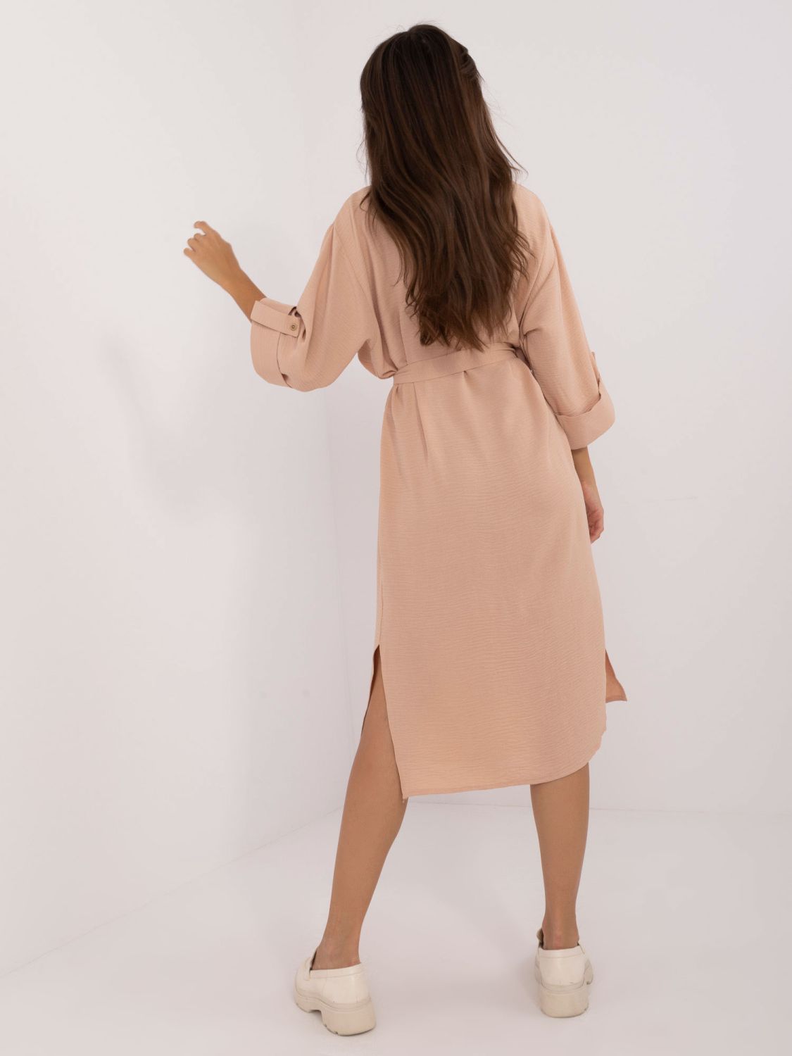 Elegantes Midi-Kleid in Camel-Farbe