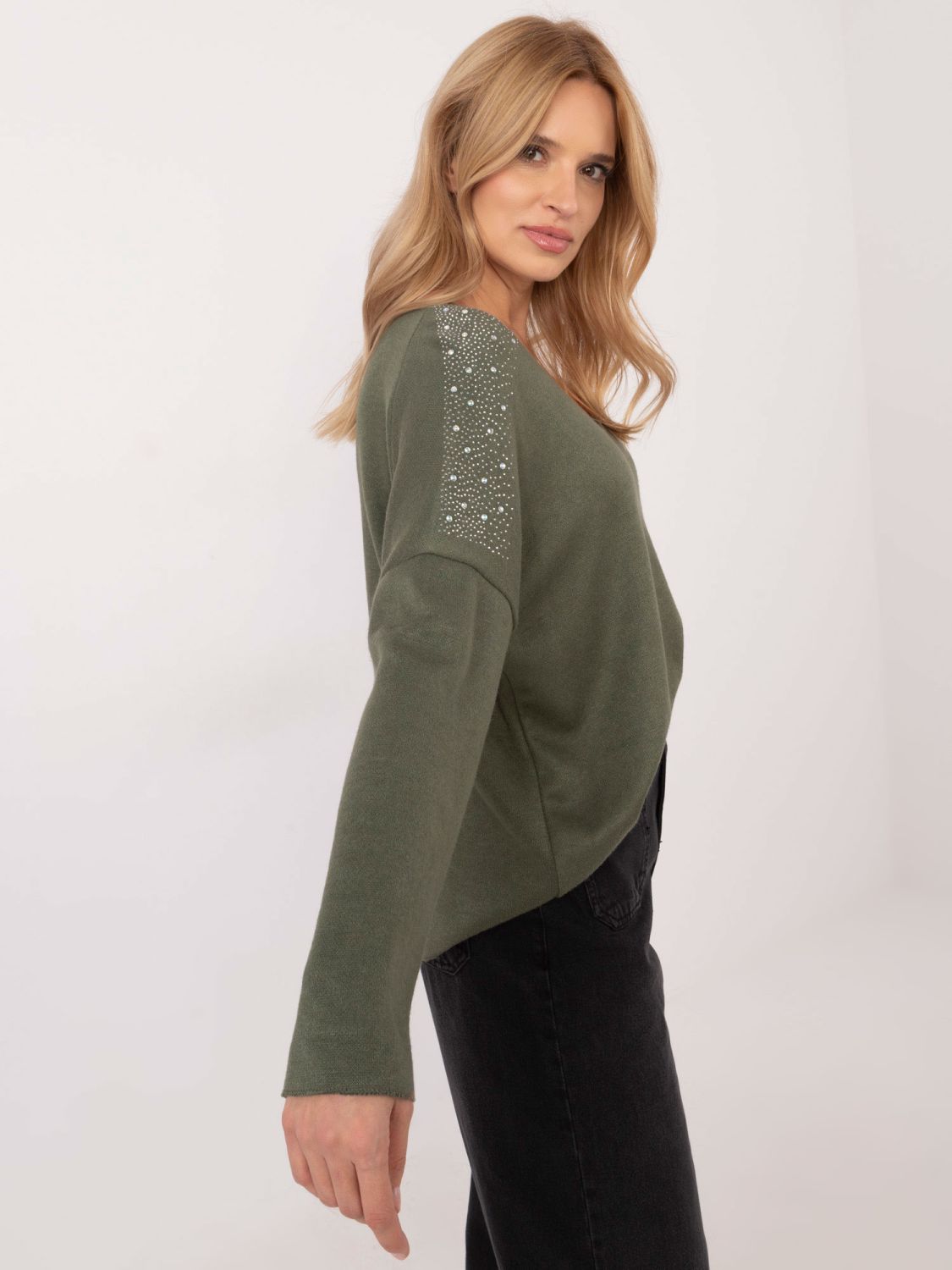 Eleganter khaki Pullover mit Applikation