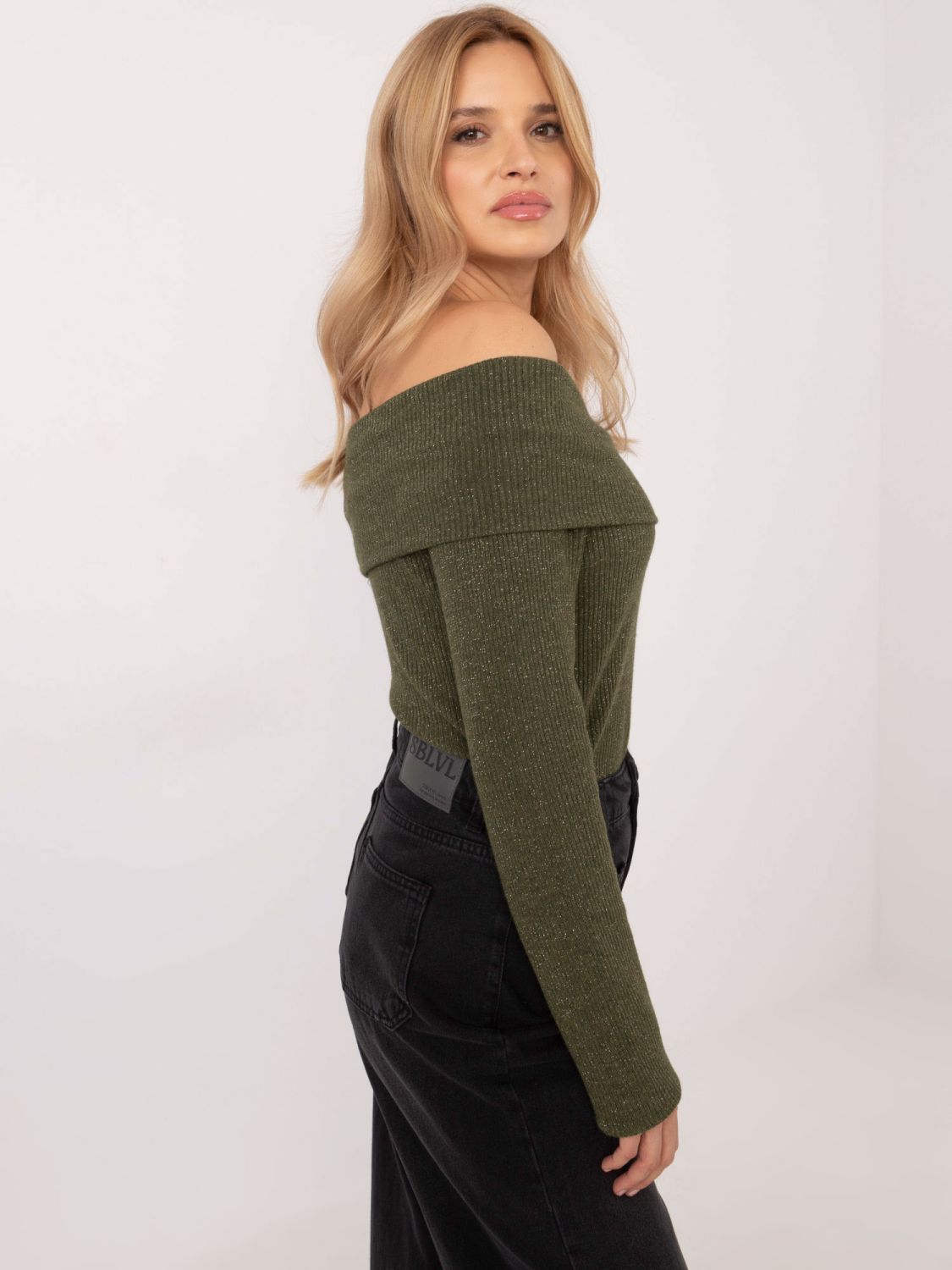 Eleganter khaki Pullover mit langen Ärmeln