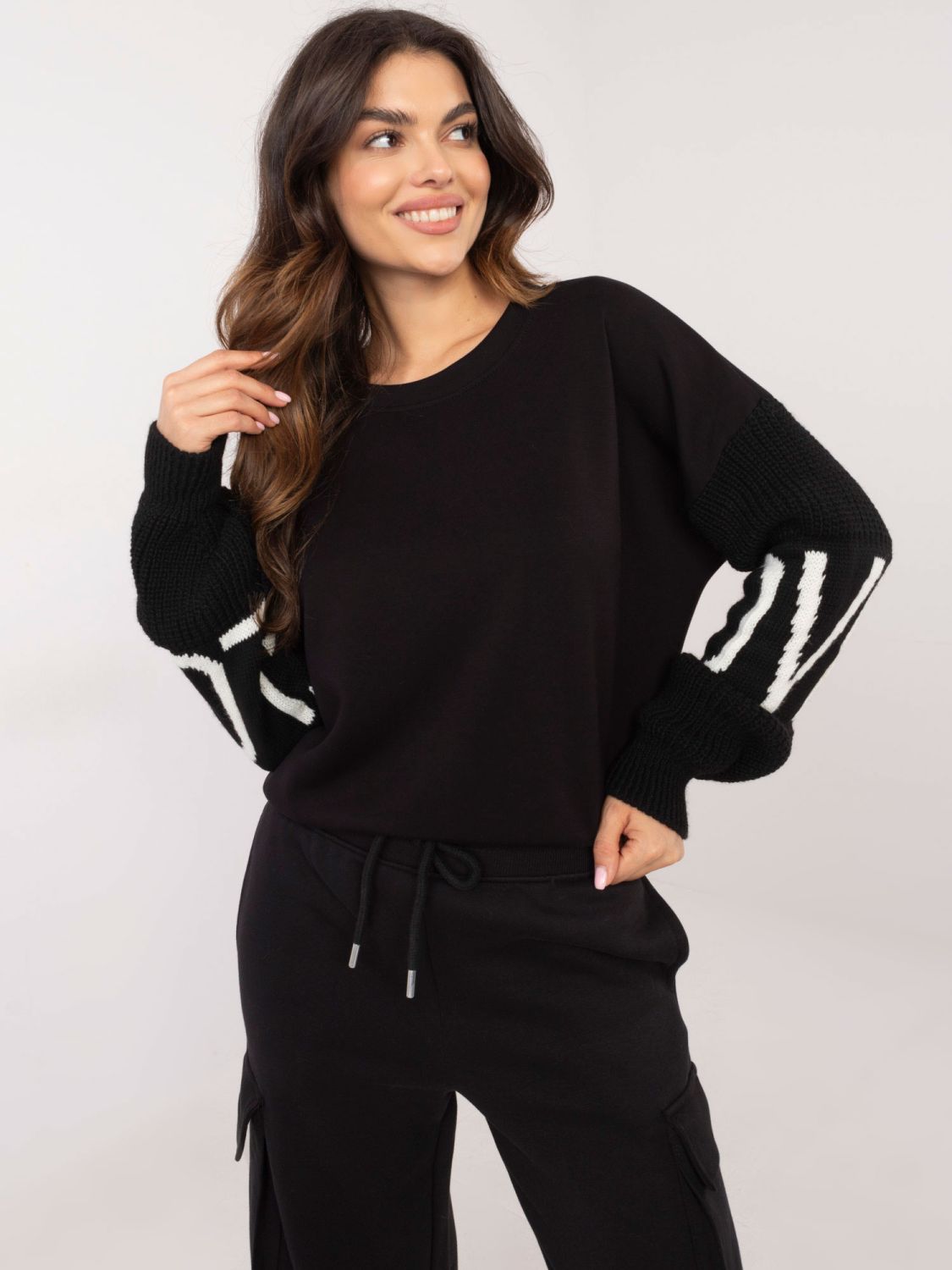 Stylischer schwarzer Hoodie