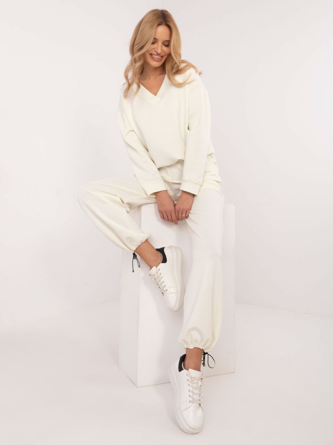 Stylisches Set in Ecru