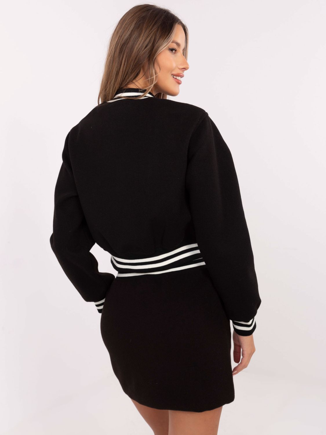 Eleganter schwarzer Komplettanzug