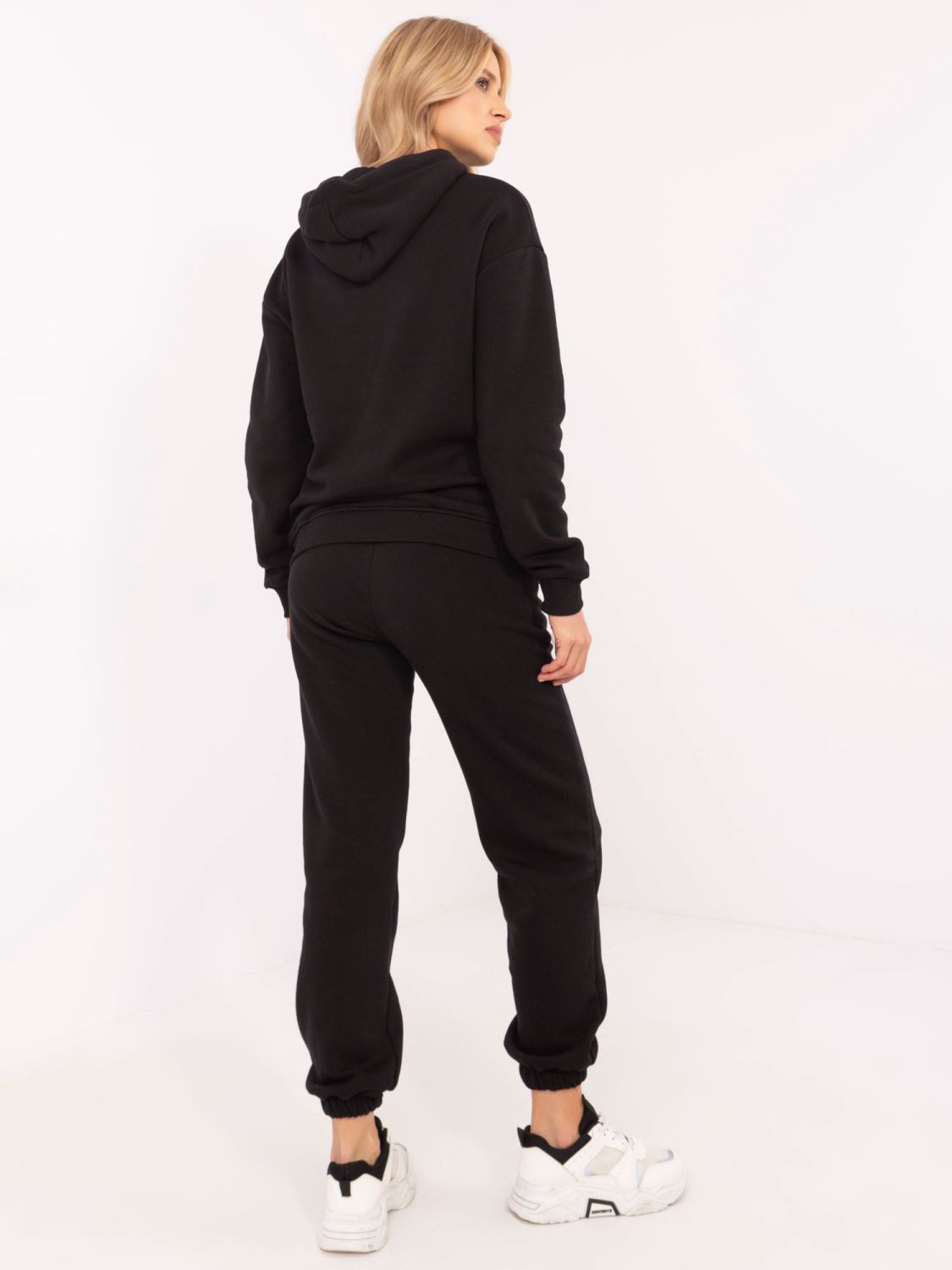 Stylisches schwarzes Set