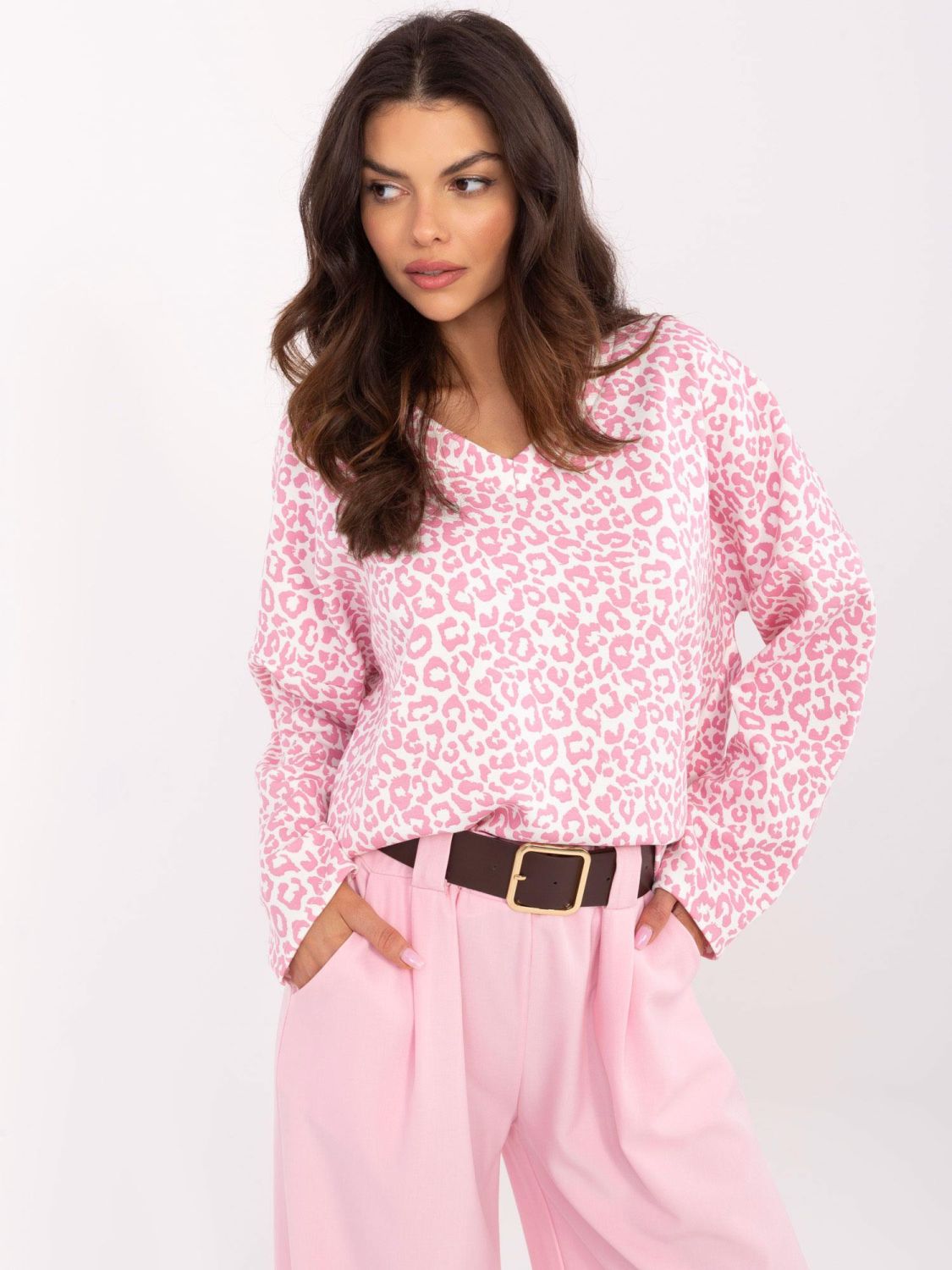 Stilvolle weiße Bluse mit rosa Muster