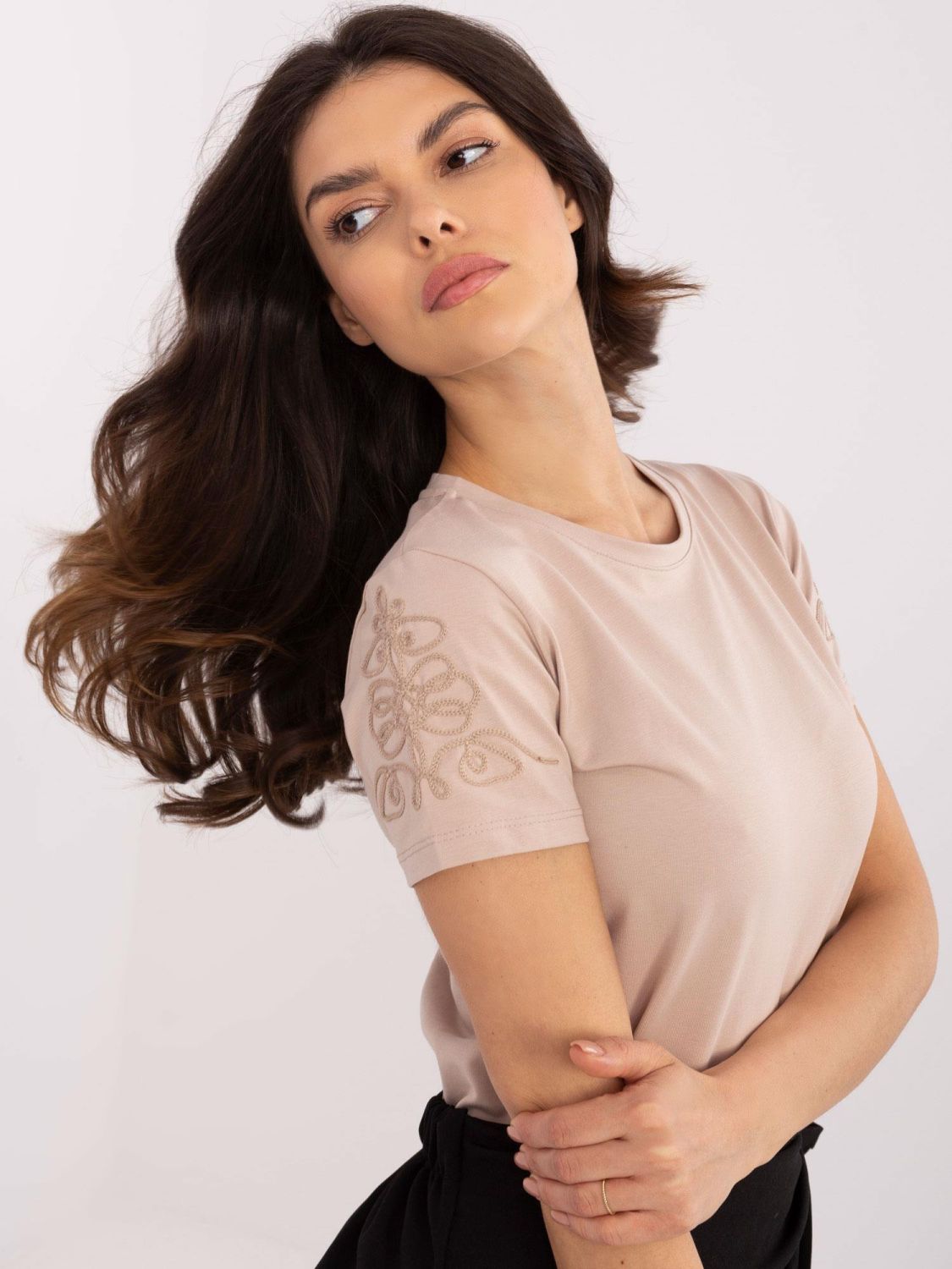 Beige T-Shirt mit kurzen Ärmeln