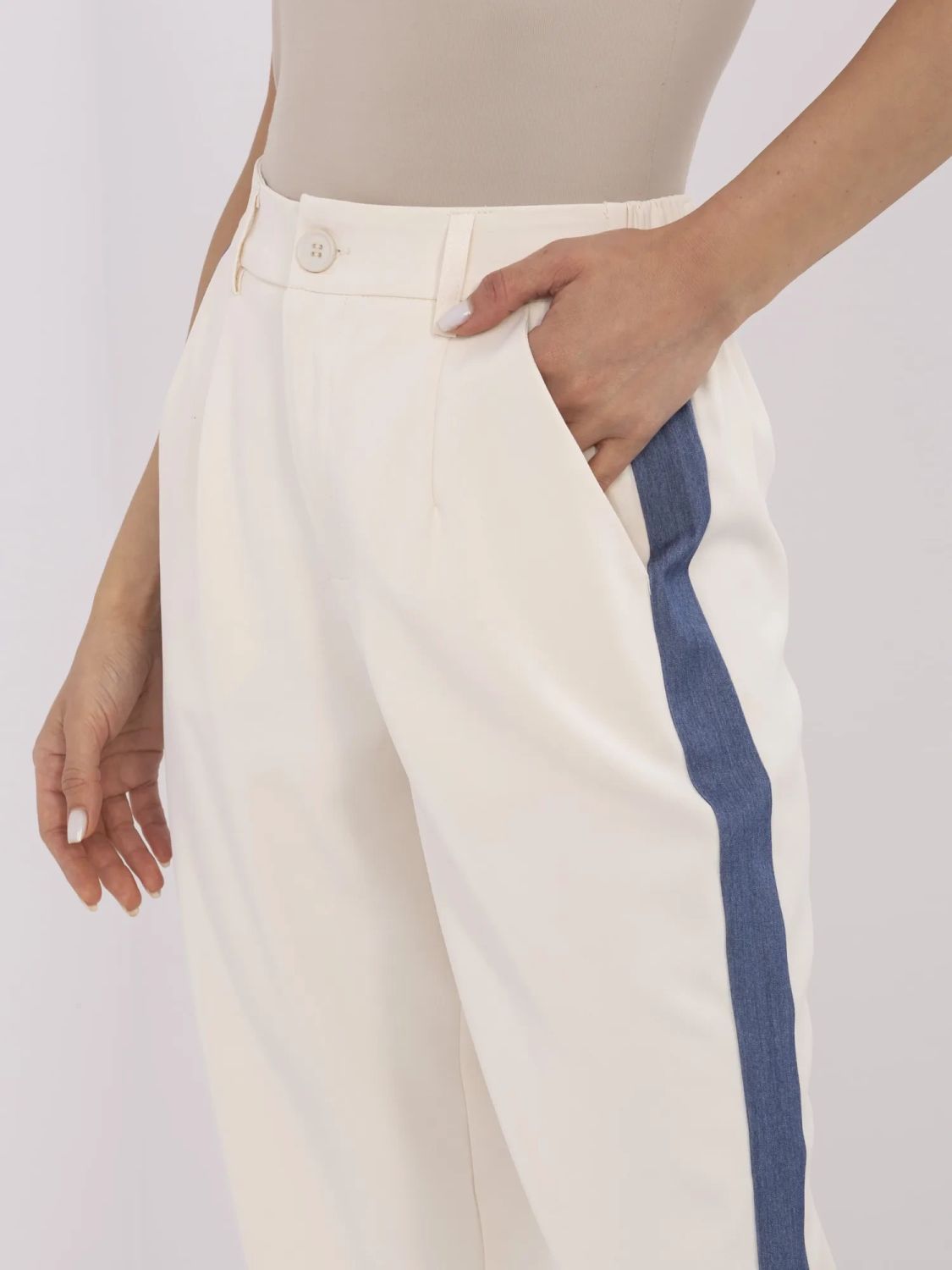 Stylische beige Hose mit Lampassen