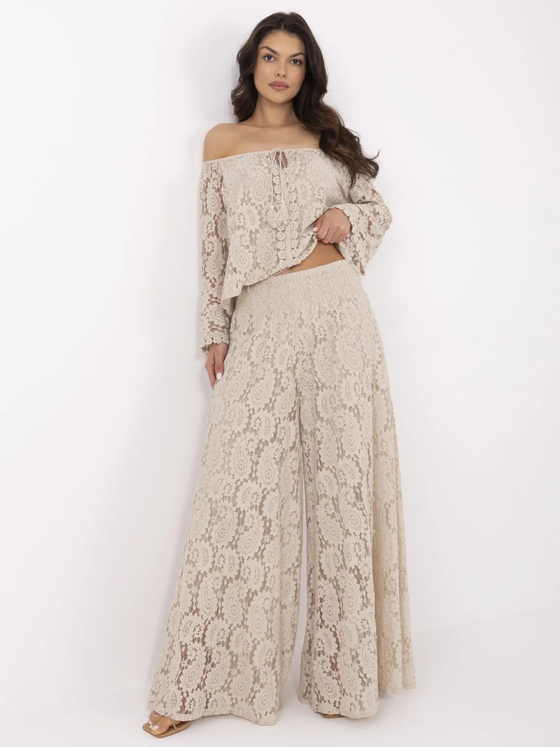 Elegante beige Hose mit Spitze