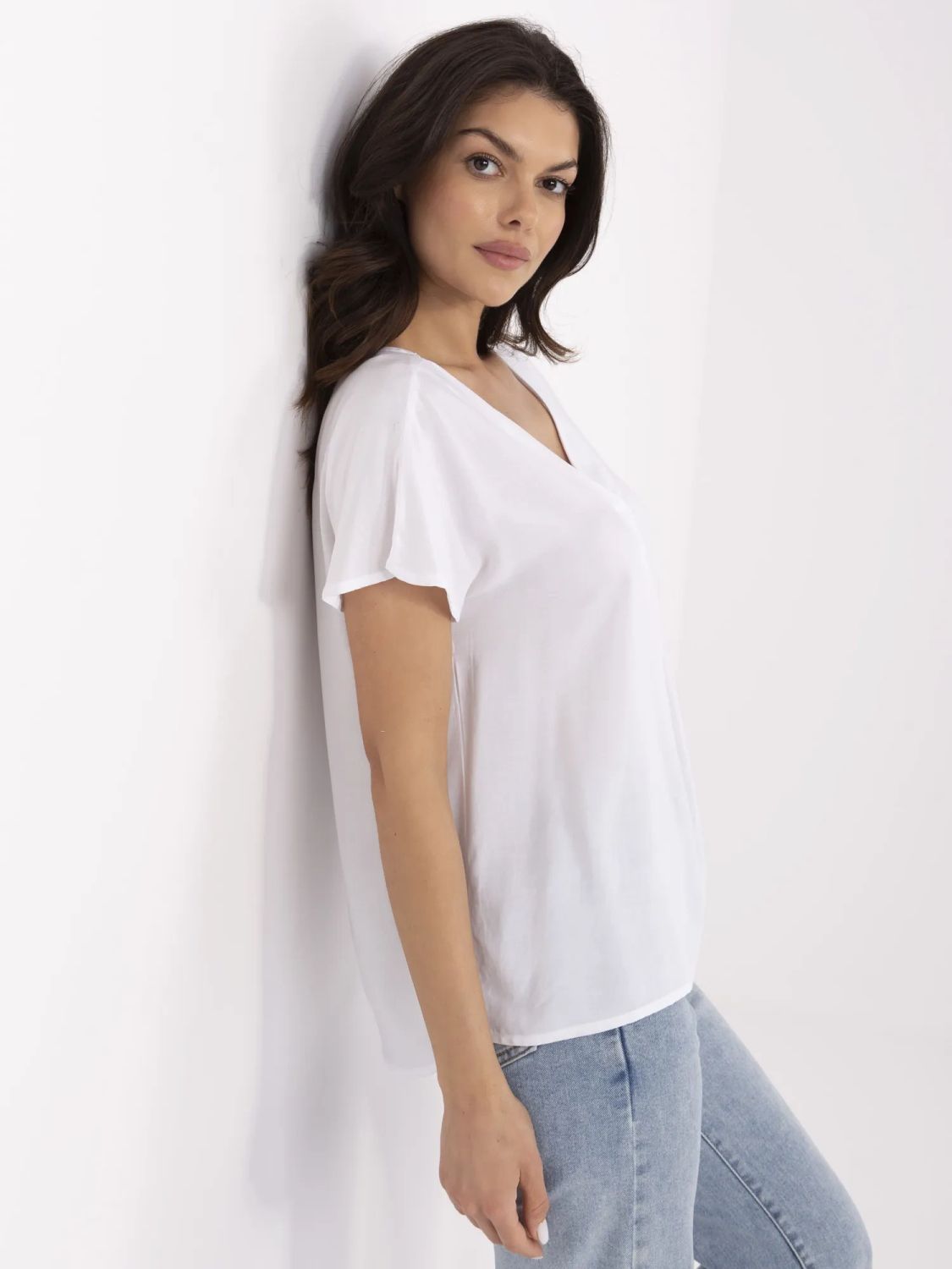 Weiße Bluse mit V-Ausschnitt